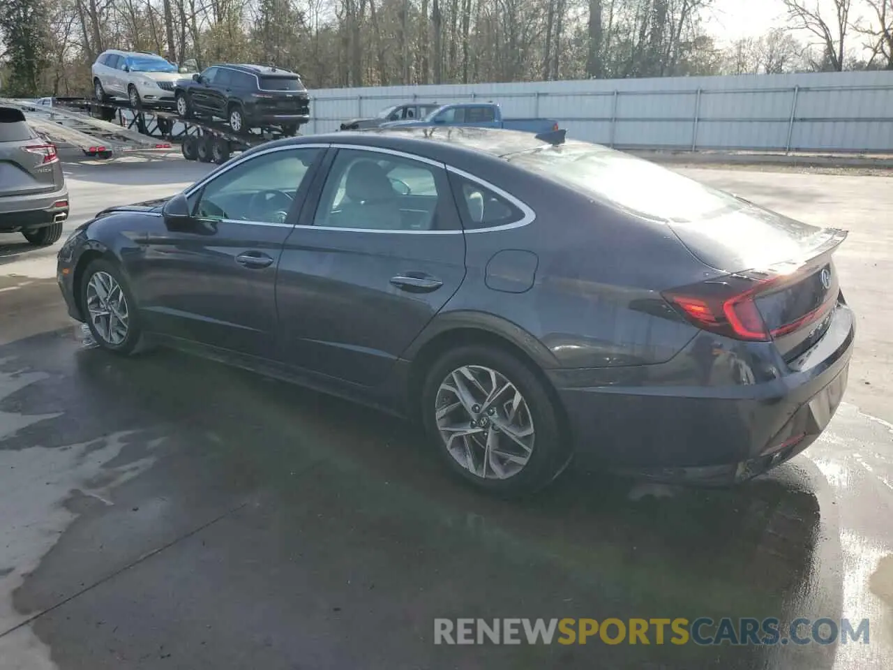 2 Photograph of a damaged car 5NPEF4JA5LH039337 HYUNDAI SONATA 2020