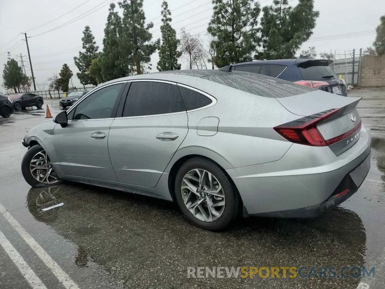2 Photograph of a damaged car 5NPEF4JA5LH053786 HYUNDAI SONATA 2020