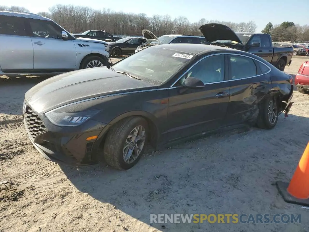 1 Photograph of a damaged car 5NPEF4JA5LH053951 HYUNDAI SONATA 2020