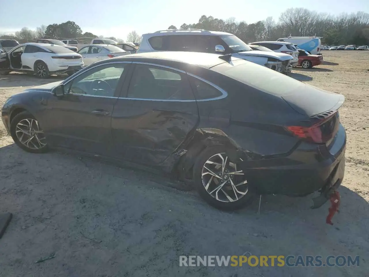 2 Photograph of a damaged car 5NPEF4JA5LH053951 HYUNDAI SONATA 2020