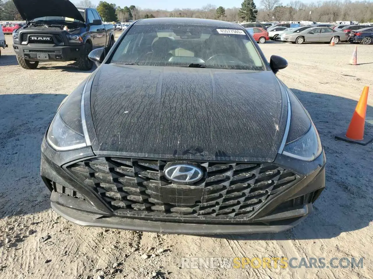 5 Photograph of a damaged car 5NPEF4JA5LH053951 HYUNDAI SONATA 2020