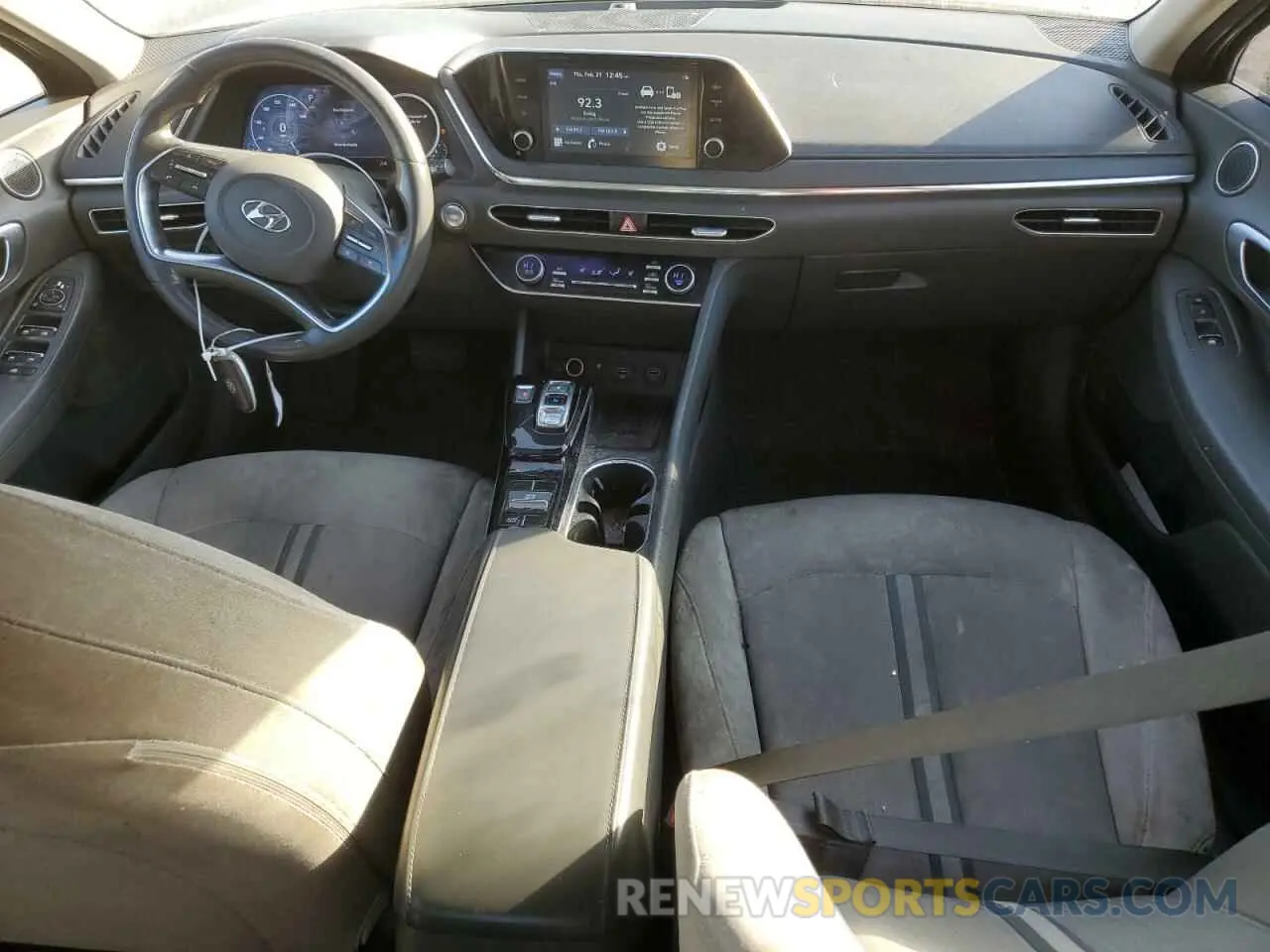 8 Photograph of a damaged car 5NPEF4JA5LH053951 HYUNDAI SONATA 2020