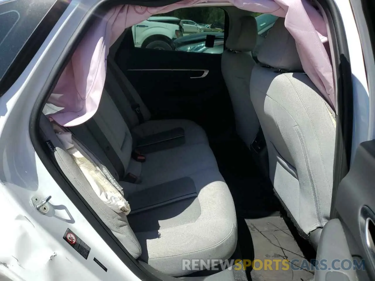 10 Photograph of a damaged car 5NPEF4JA6LH021557 HYUNDAI SONATA 2020