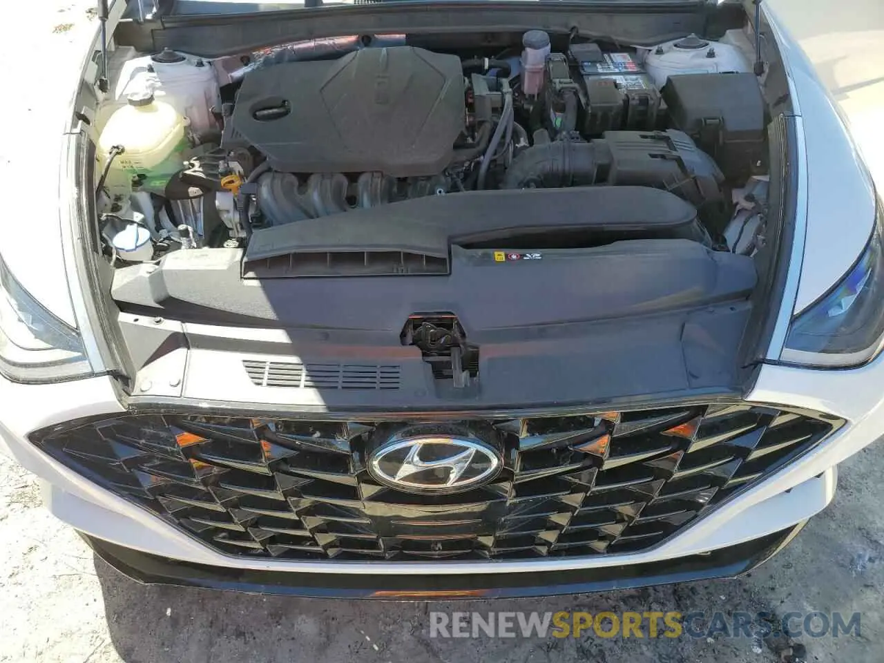 11 Photograph of a damaged car 5NPEF4JA6LH021557 HYUNDAI SONATA 2020