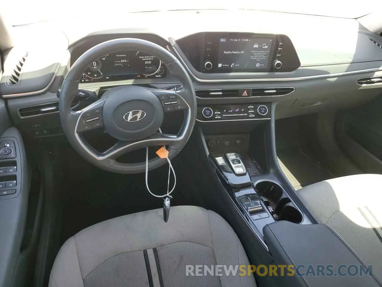 8 Photograph of a damaged car 5NPEF4JA6LH021557 HYUNDAI SONATA 2020