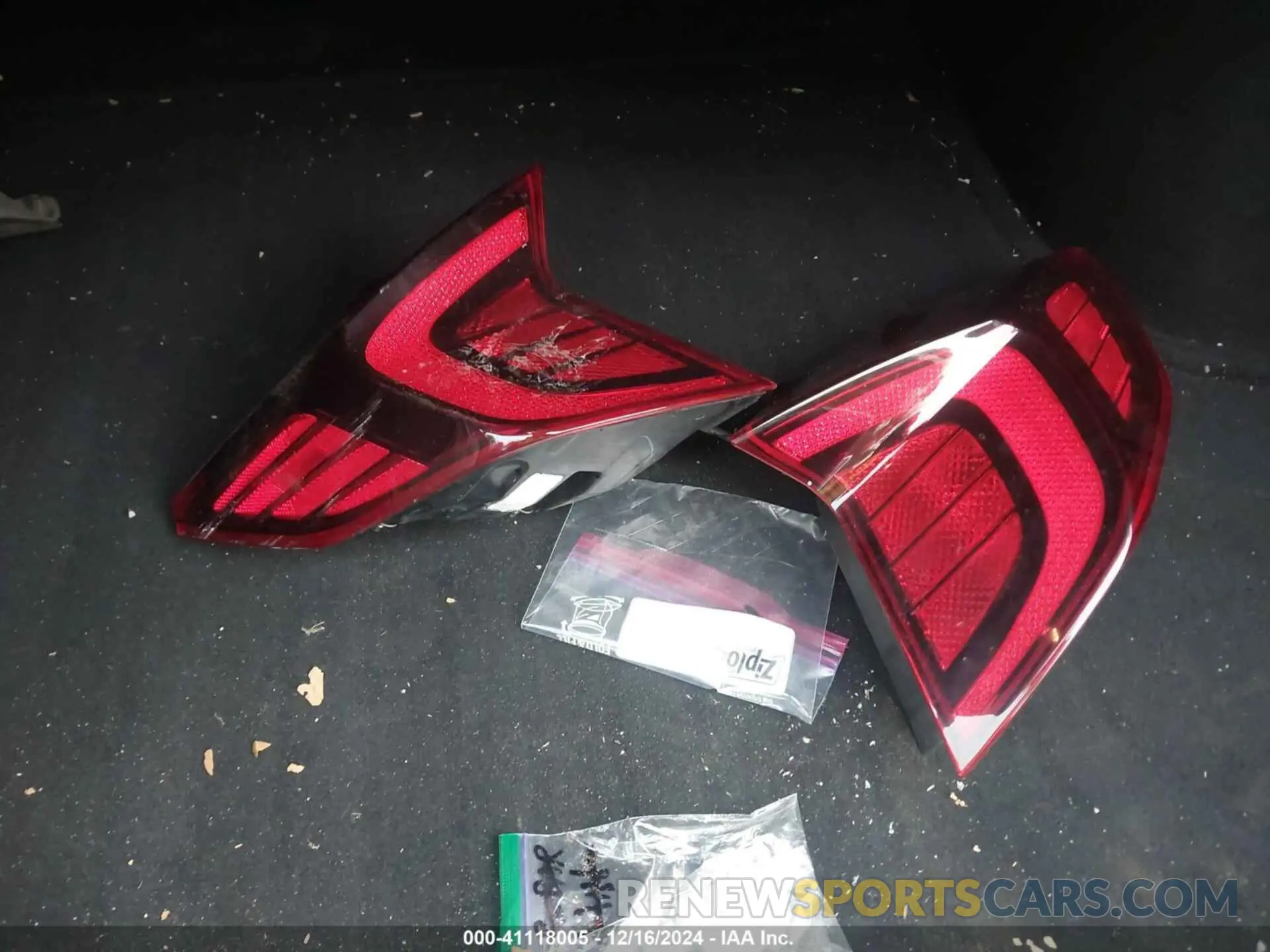 12 Photograph of a damaged car 5NPEF4JA6LH048063 HYUNDAI SONATA 2020