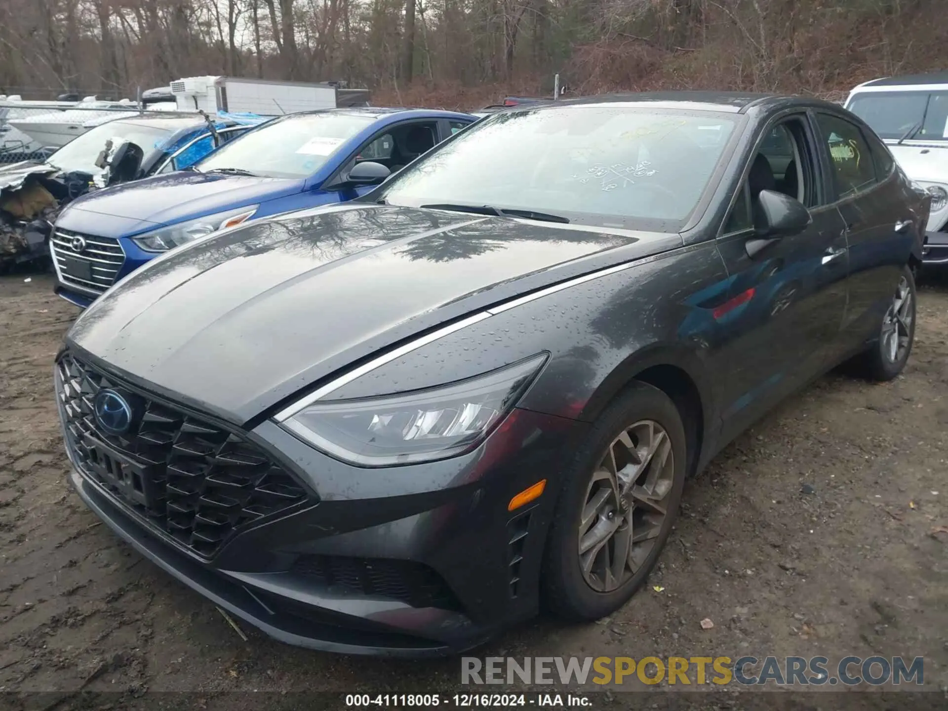 2 Photograph of a damaged car 5NPEF4JA6LH048063 HYUNDAI SONATA 2020