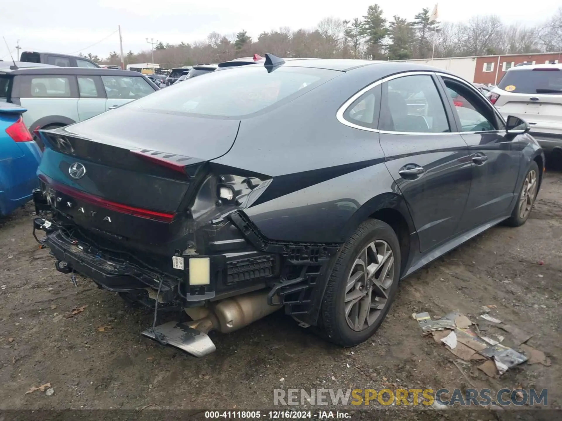 4 Photograph of a damaged car 5NPEF4JA6LH048063 HYUNDAI SONATA 2020