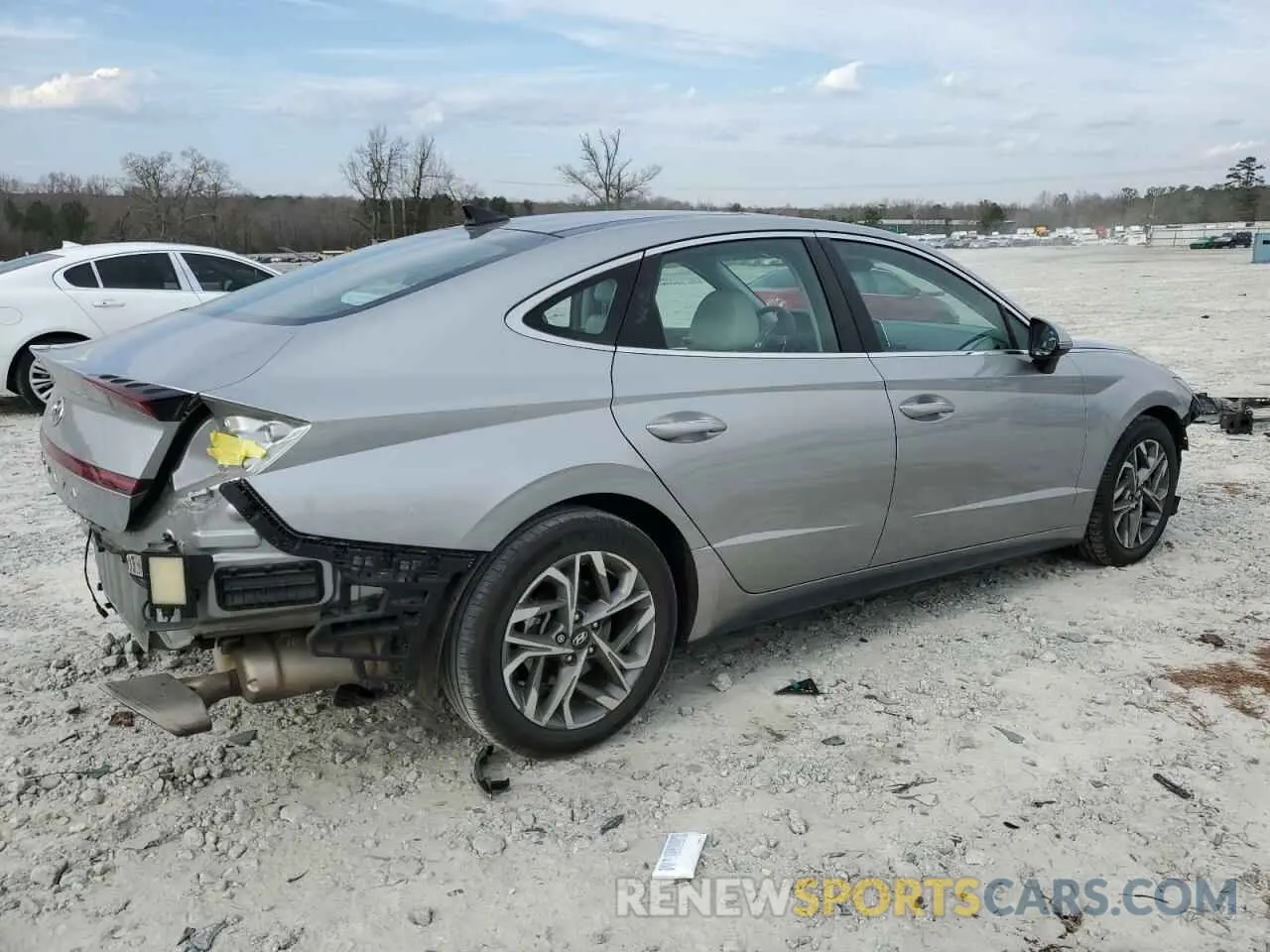 3 Photograph of a damaged car 5NPEF4JA6LH058687 HYUNDAI SONATA 2020