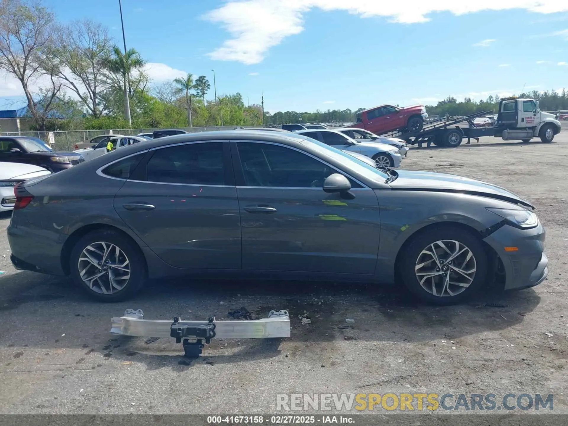 14 Photograph of a damaged car 5NPEF4JA7LH060559 HYUNDAI SONATA 2020