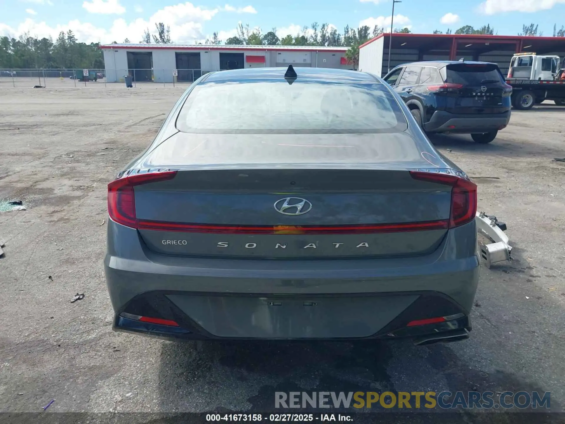 17 Photograph of a damaged car 5NPEF4JA7LH060559 HYUNDAI SONATA 2020