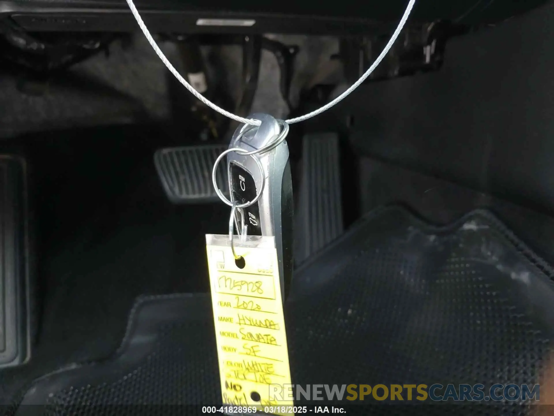 11 Photograph of a damaged car 5NPEF4JA8LH002363 HYUNDAI SONATA 2020