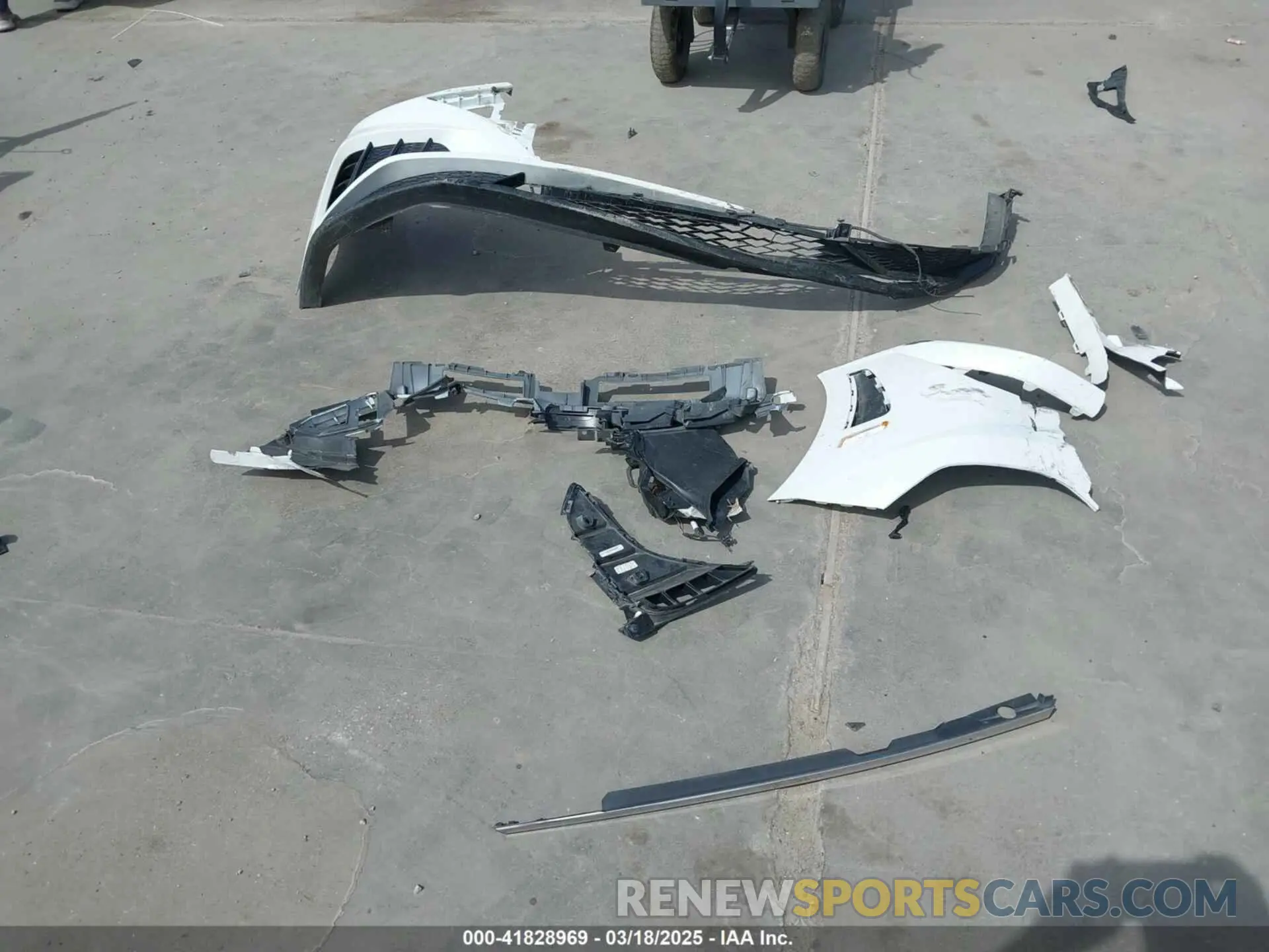 12 Photograph of a damaged car 5NPEF4JA8LH002363 HYUNDAI SONATA 2020