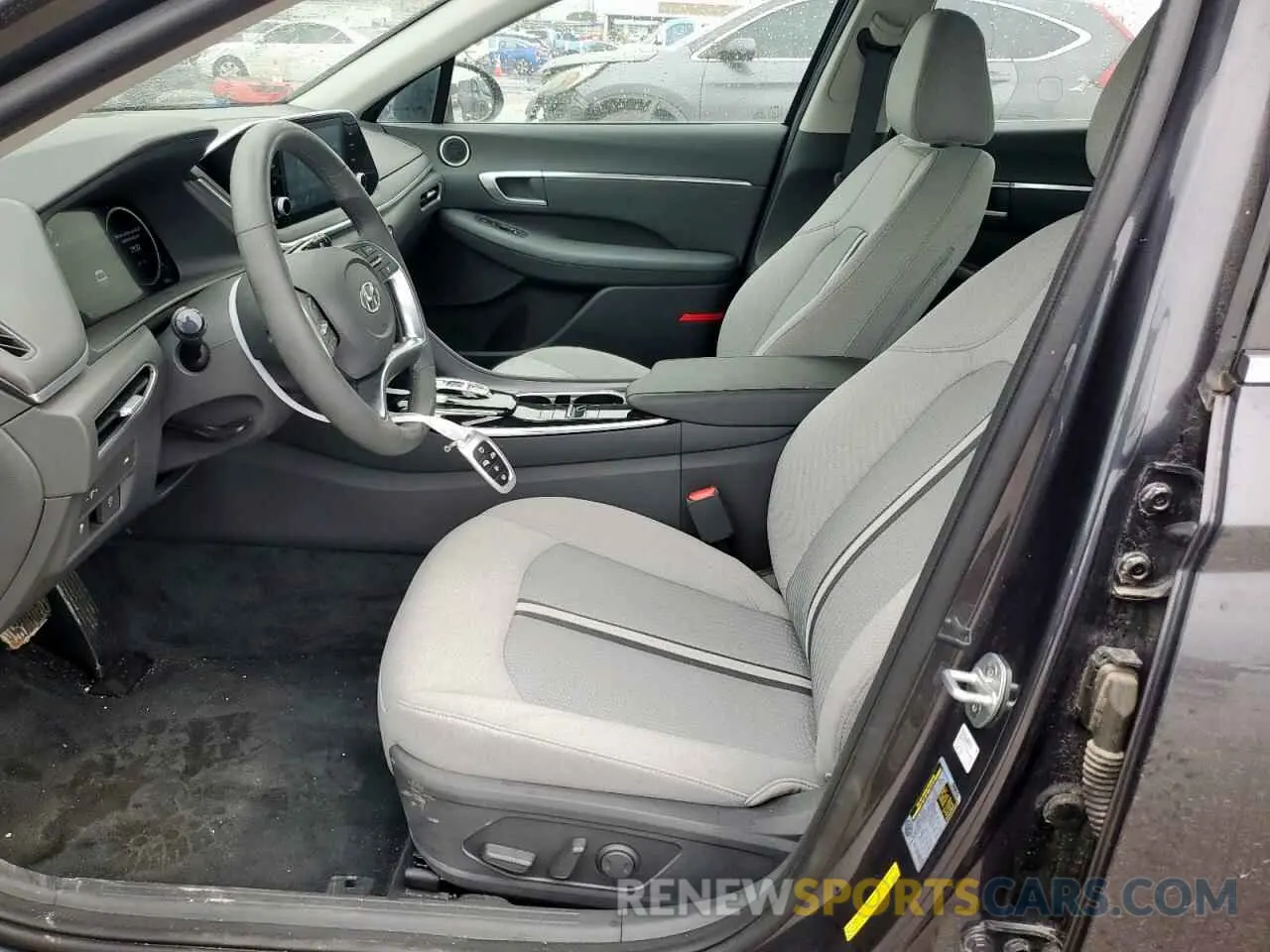 7 Photograph of a damaged car 5NPEF4JA8LH022760 HYUNDAI SONATA 2020