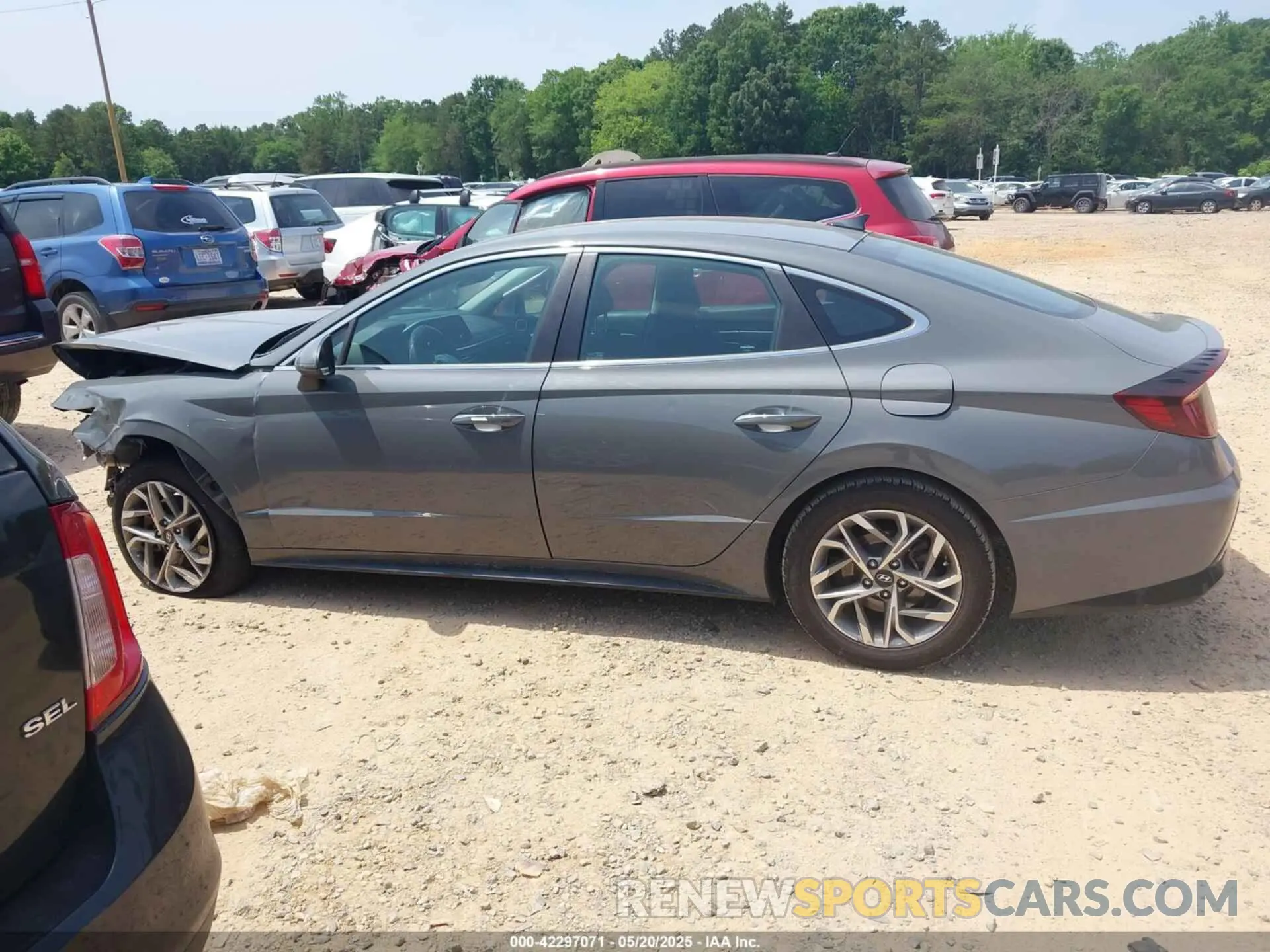 14 Photograph of a damaged car 5NPEF4JA9LH022606 HYUNDAI SONATA 2020
