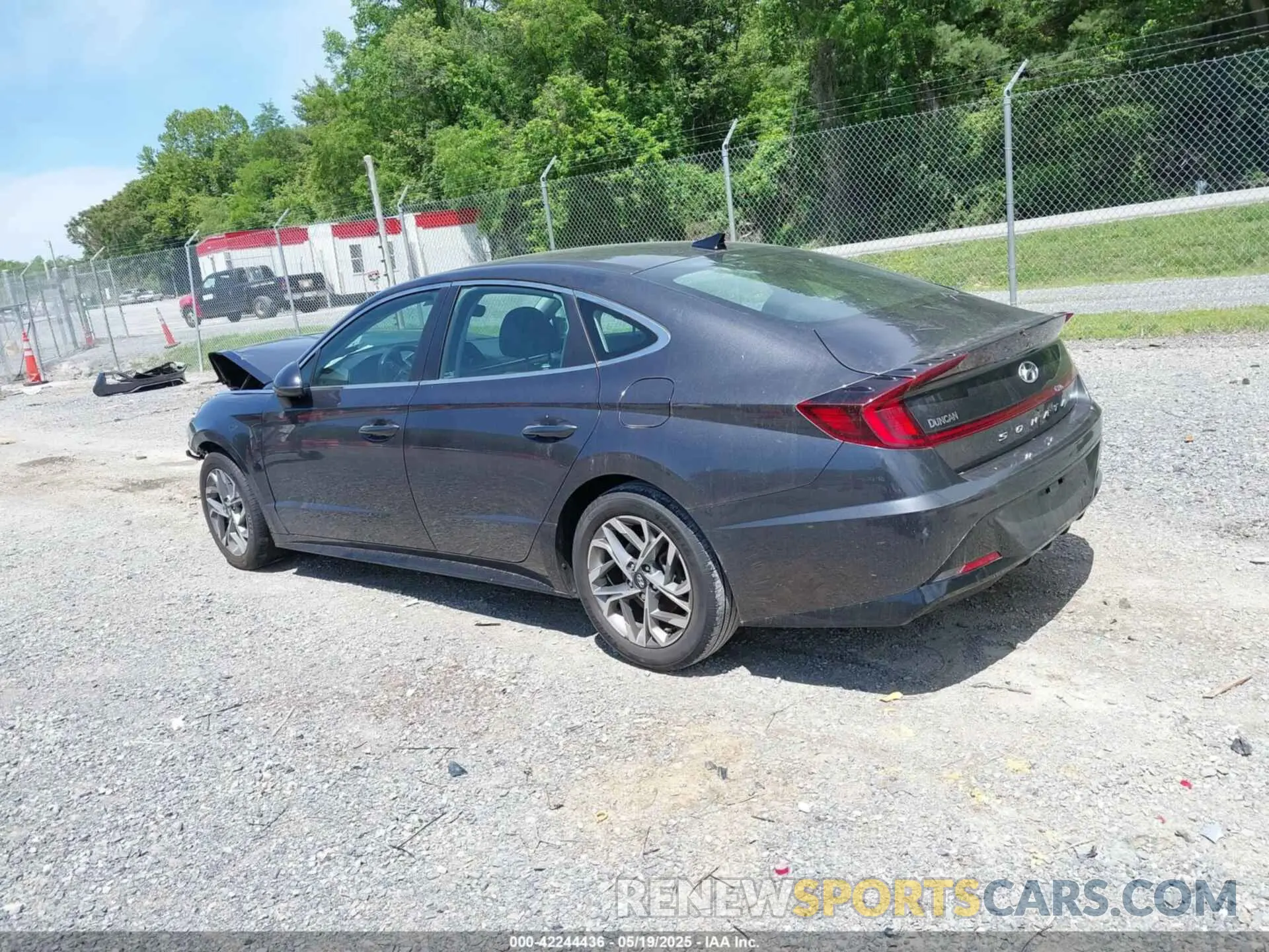 3 Photograph of a damaged car 5NPEF4JA9LH031368 HYUNDAI SONATA 2020