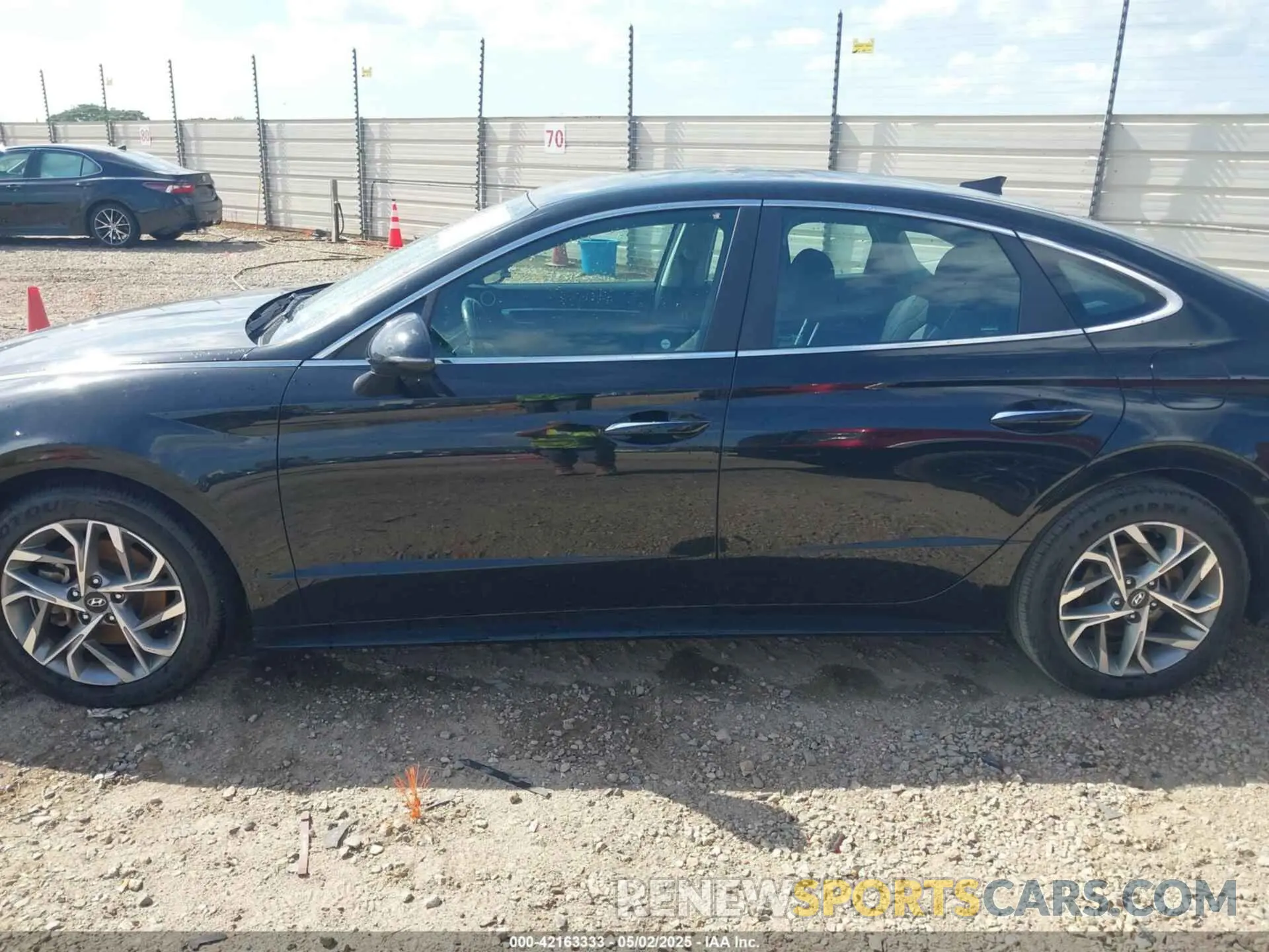 14 Photograph of a damaged car 5NPEF4JA9LH043617 HYUNDAI SONATA 2020