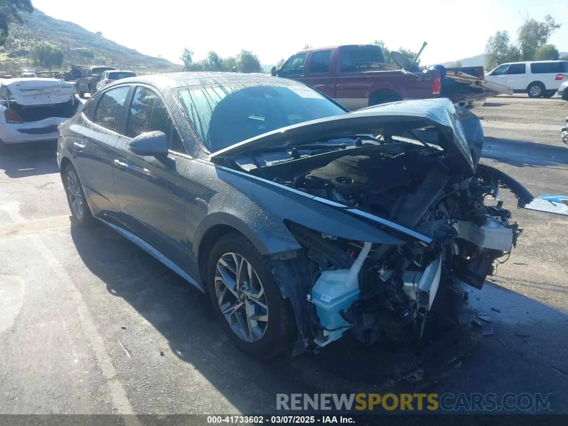 1 Photograph of a damaged car 5NPEF4JA9LH043973 HYUNDAI SONATA 2020