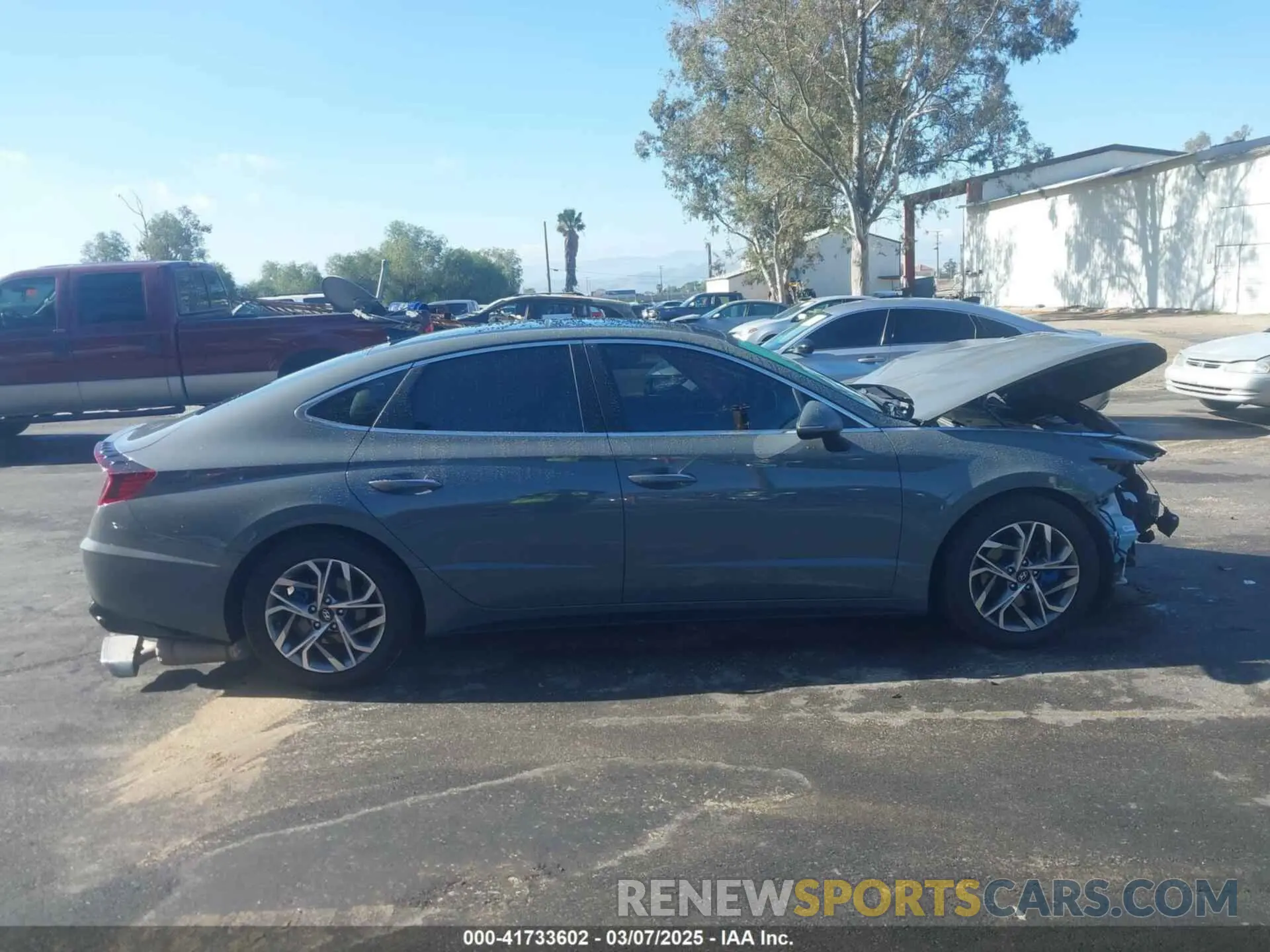 14 Photograph of a damaged car 5NPEF4JA9LH043973 HYUNDAI SONATA 2020