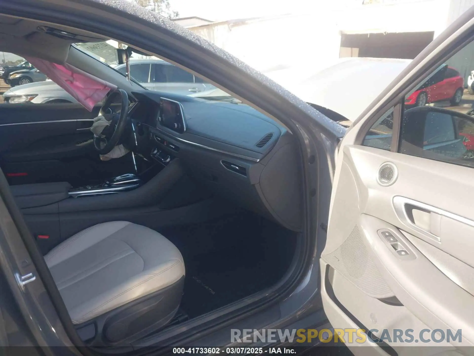 5 Photograph of a damaged car 5NPEF4JA9LH043973 HYUNDAI SONATA 2020