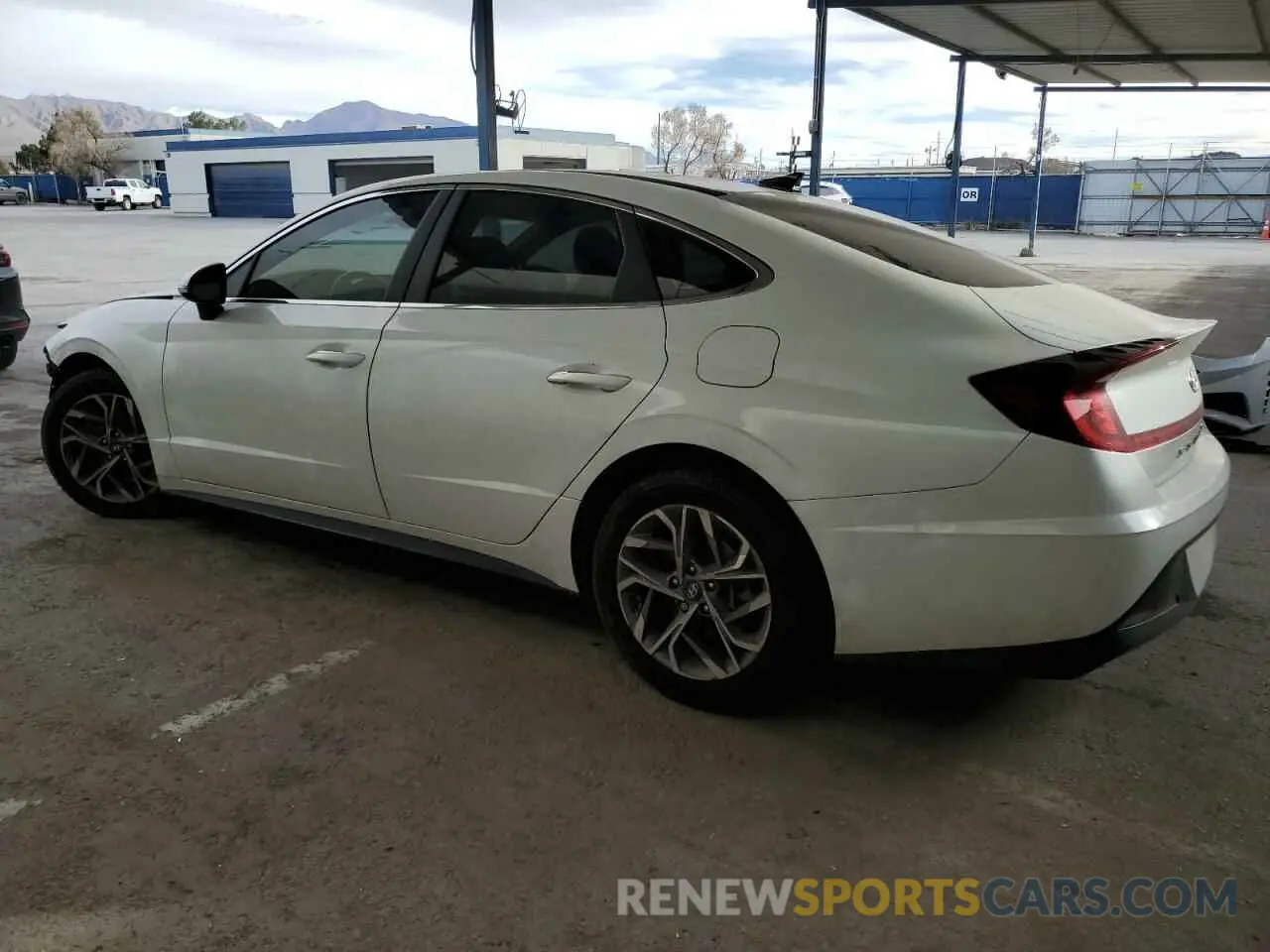 2 Photograph of a damaged car 5NPEF4JA9LH050373 HYUNDAI SONATA 2020