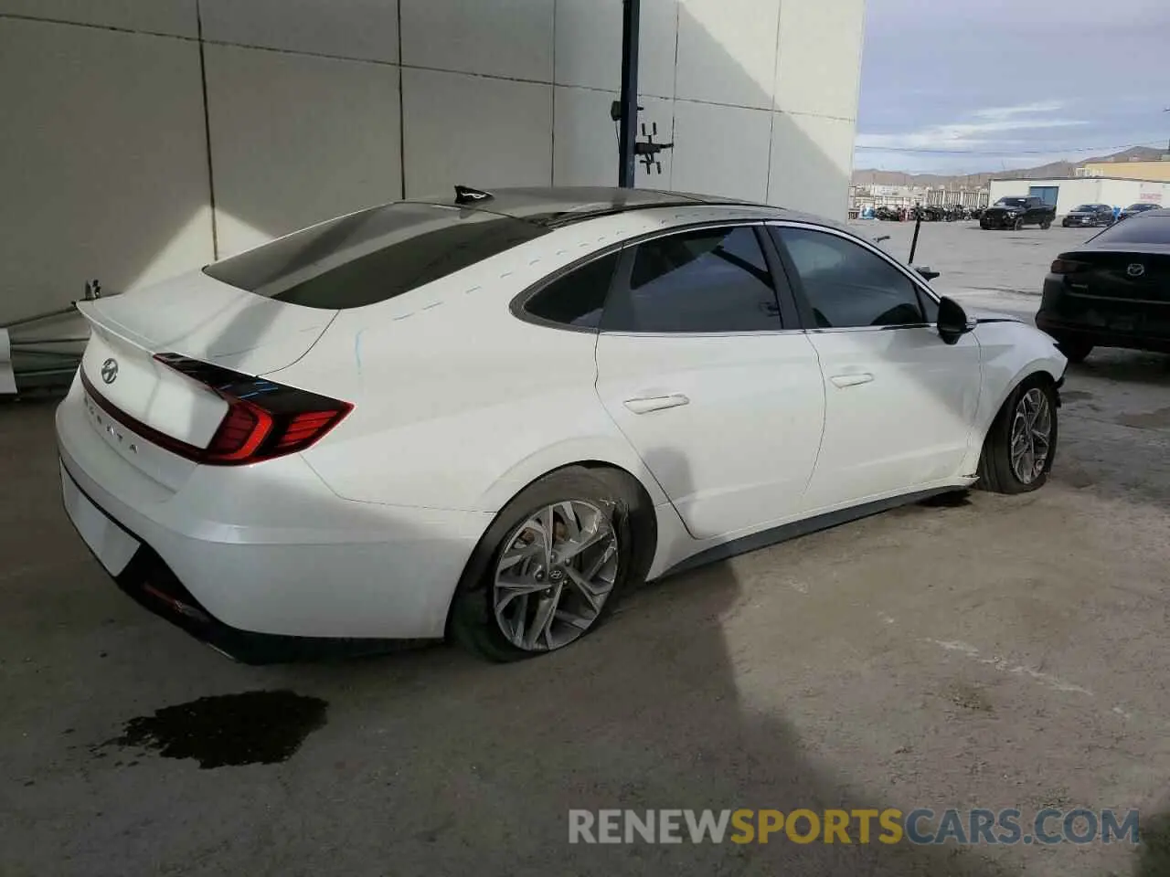 3 Photograph of a damaged car 5NPEF4JA9LH050373 HYUNDAI SONATA 2020