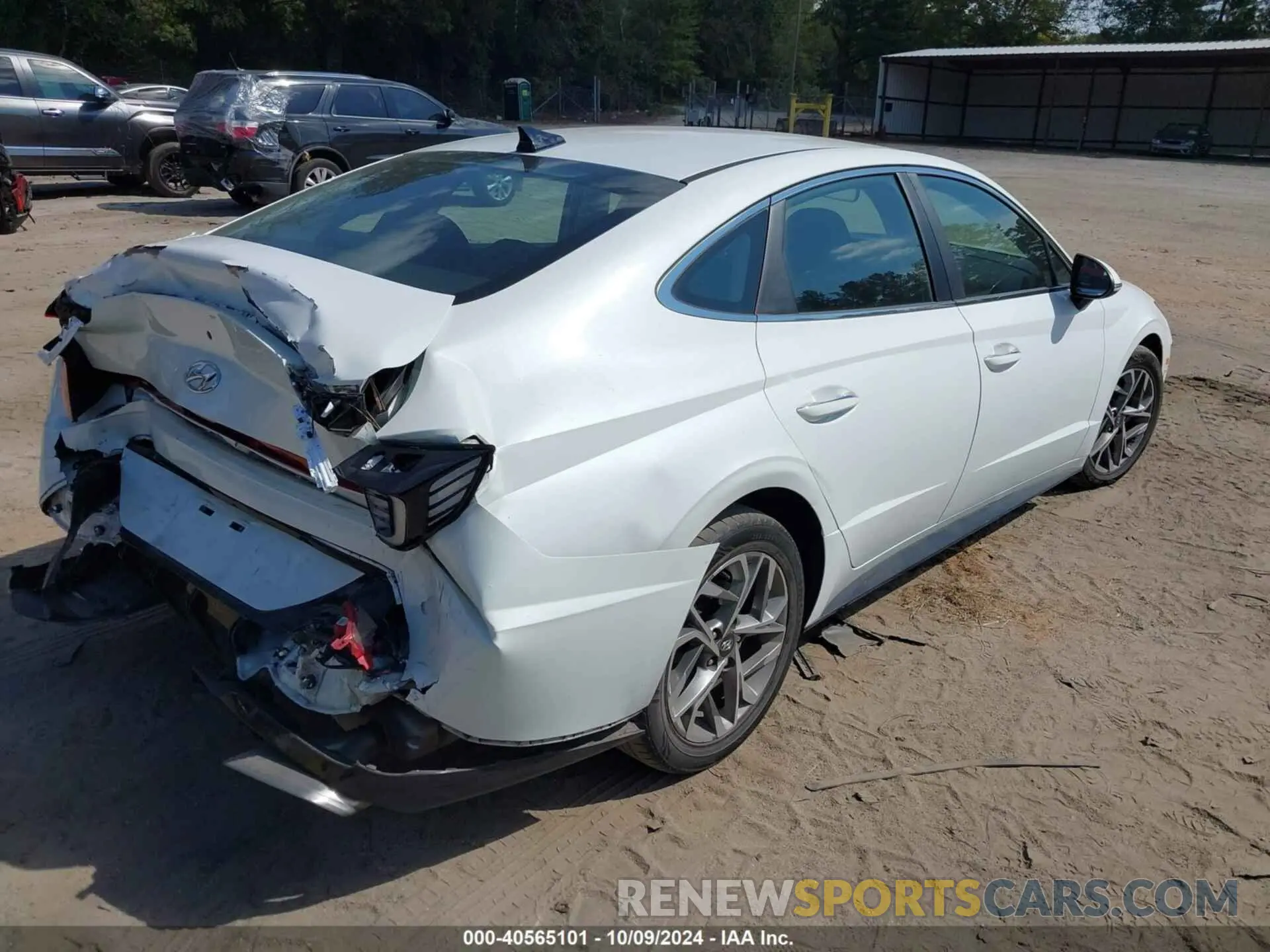 4 Photograph of a damaged car 5NPEF4JAXLH019231 HYUNDAI SONATA 2020