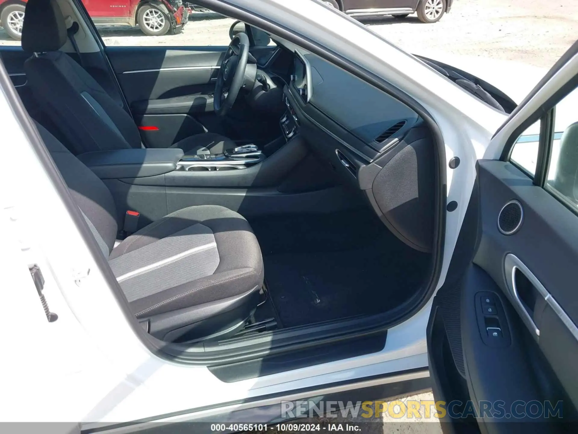 5 Photograph of a damaged car 5NPEF4JAXLH019231 HYUNDAI SONATA 2020