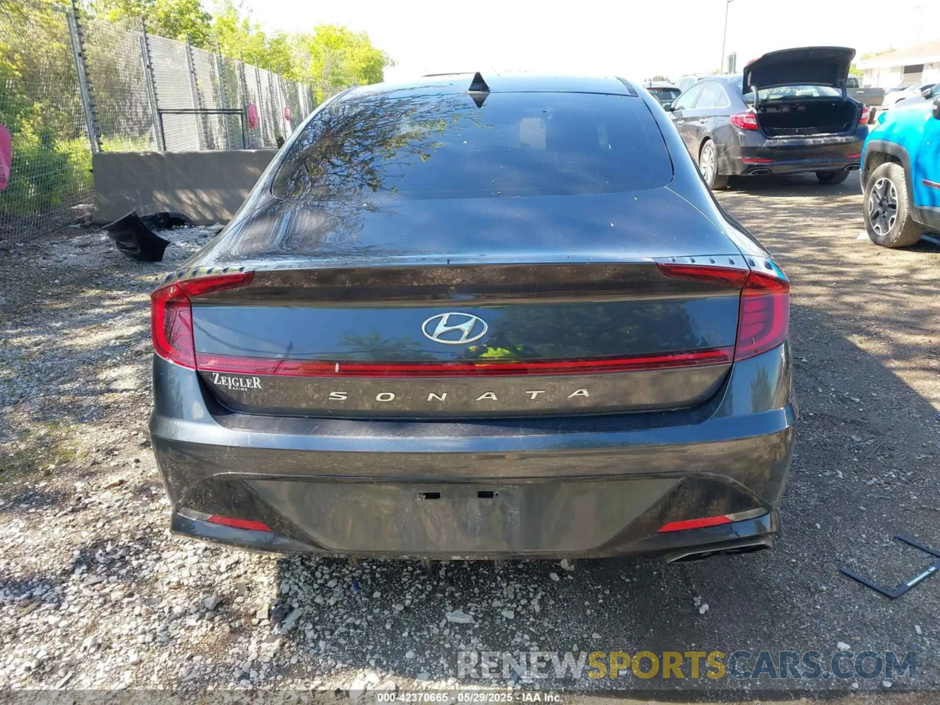 16 Photograph of a damaged car 5NPEF4JAXLH035736 HYUNDAI SONATA 2020