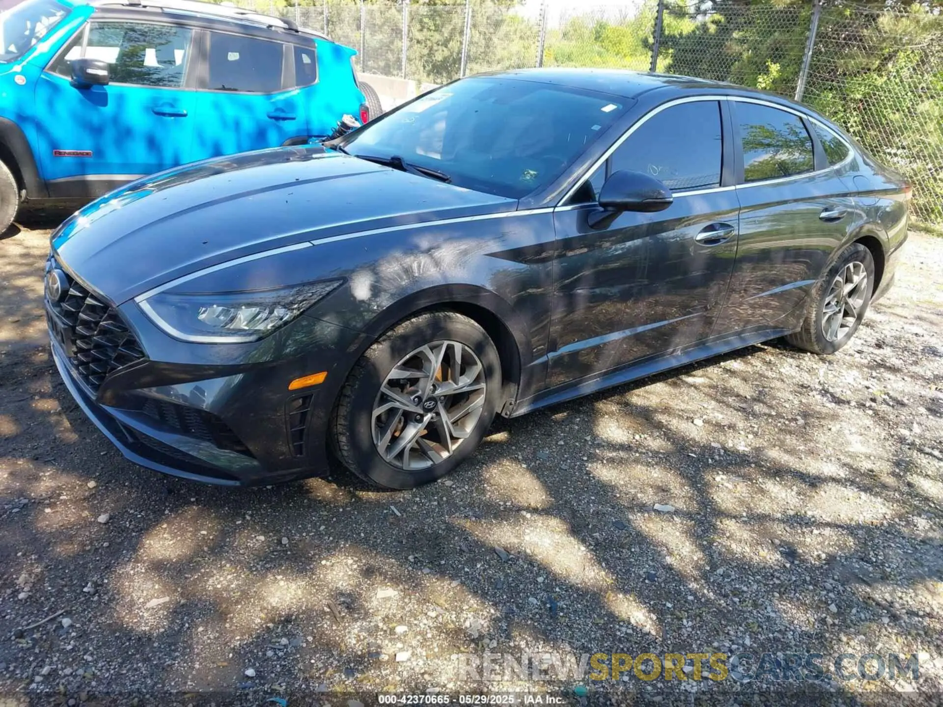 2 Photograph of a damaged car 5NPEF4JAXLH035736 HYUNDAI SONATA 2020