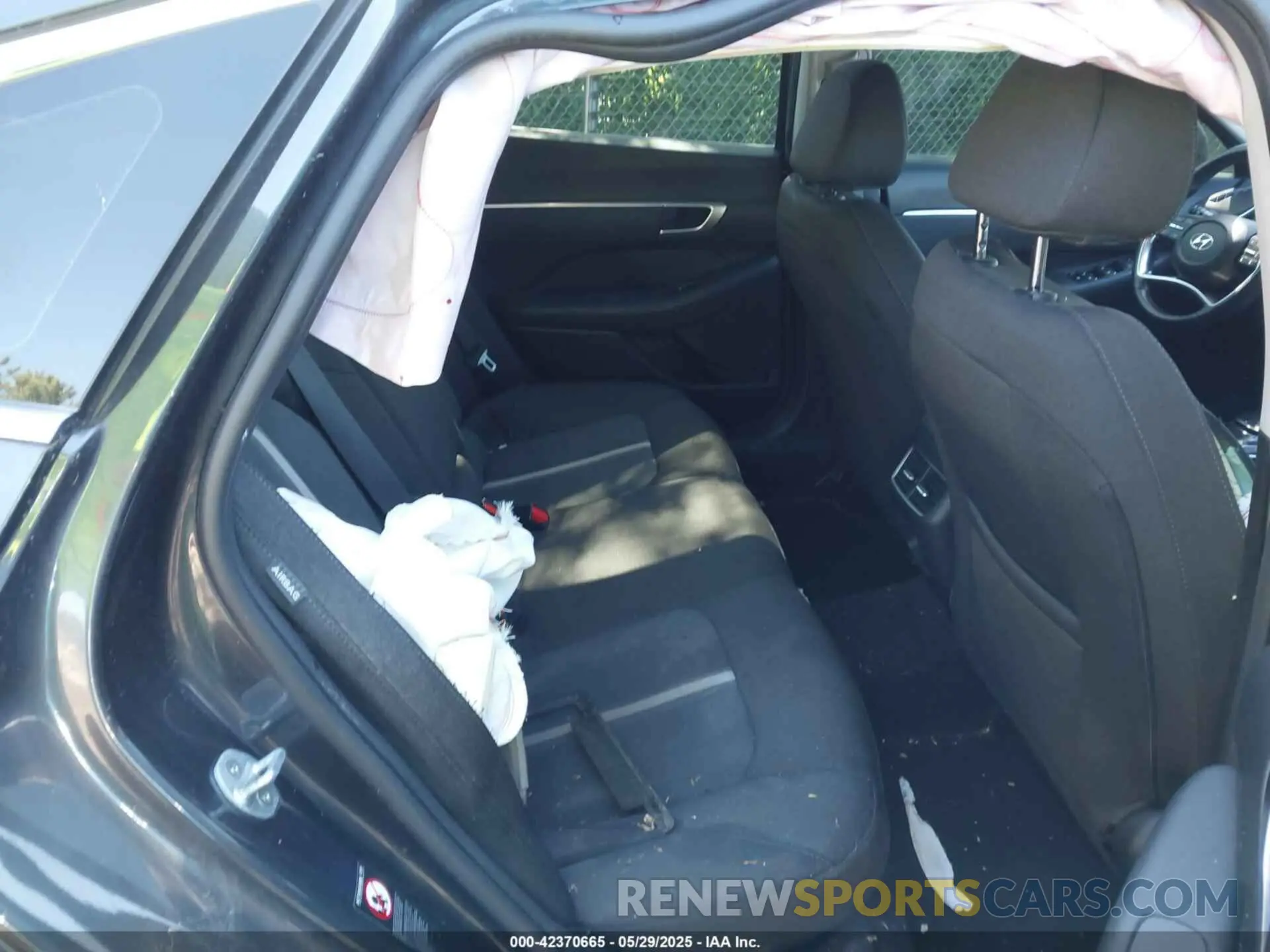 8 Photograph of a damaged car 5NPEF4JAXLH035736 HYUNDAI SONATA 2020