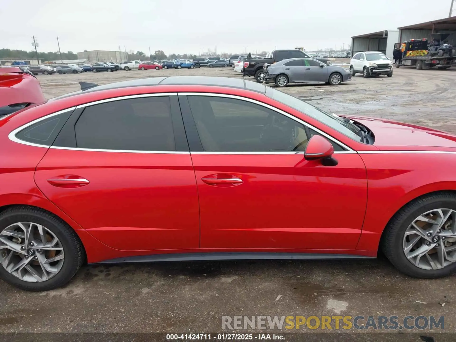 14 Photograph of a damaged car 5NPEF4JAXLH045831 HYUNDAI SONATA 2020