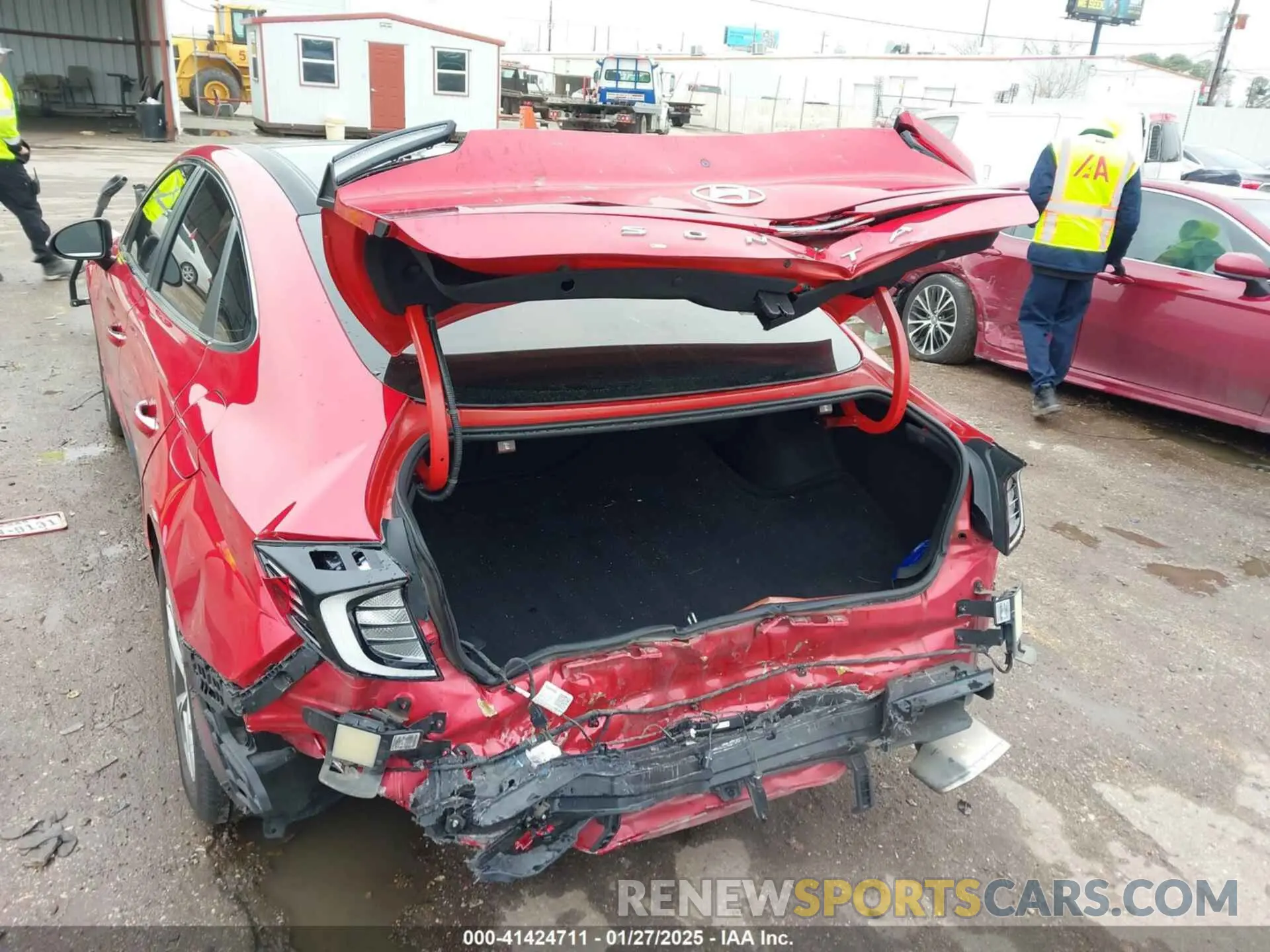 6 Photograph of a damaged car 5NPEF4JAXLH045831 HYUNDAI SONATA 2020