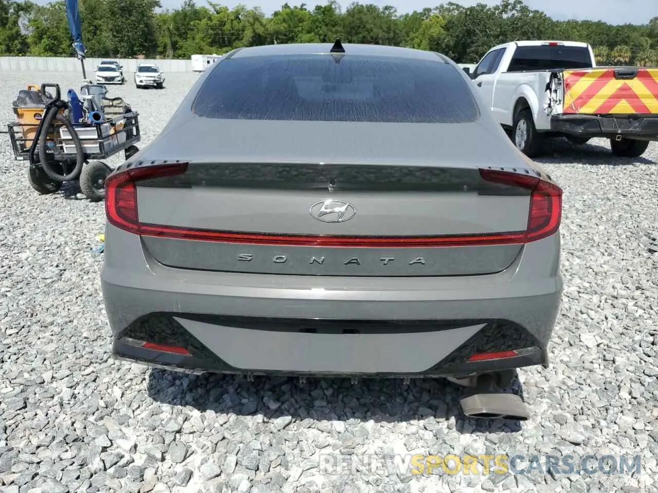 6 Photograph of a damaged car 5NPEF4JAXLH051757 HYUNDAI SONATA 2020