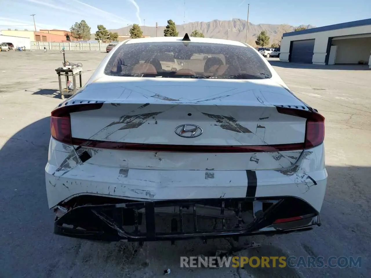 6 Photograph of a damaged car 5NPEF4JAXLH058448 HYUNDAI SONATA 2020