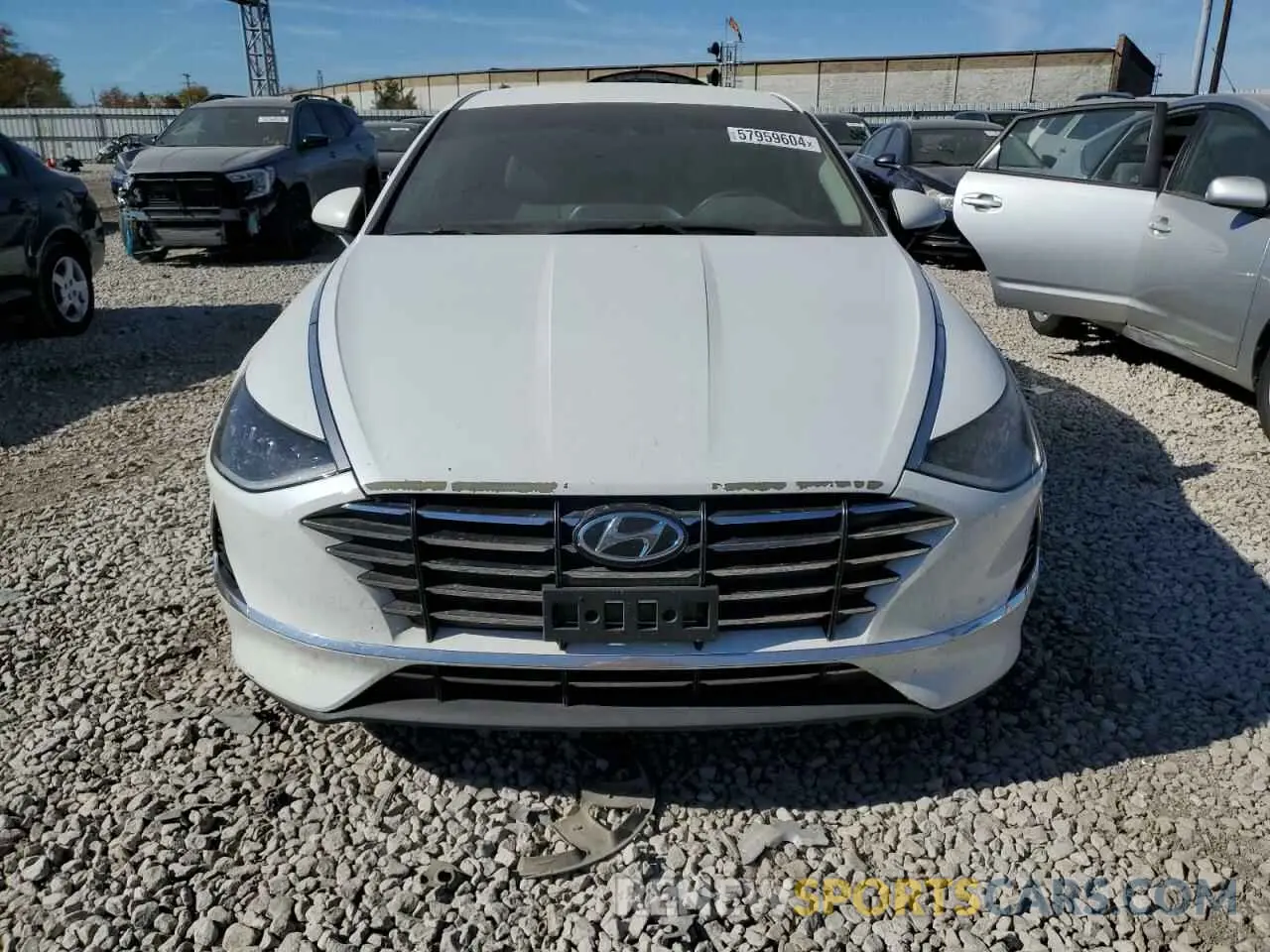 5 Photograph of a damaged car 5NPEG4JA1LH010169 HYUNDAI SONATA 2020