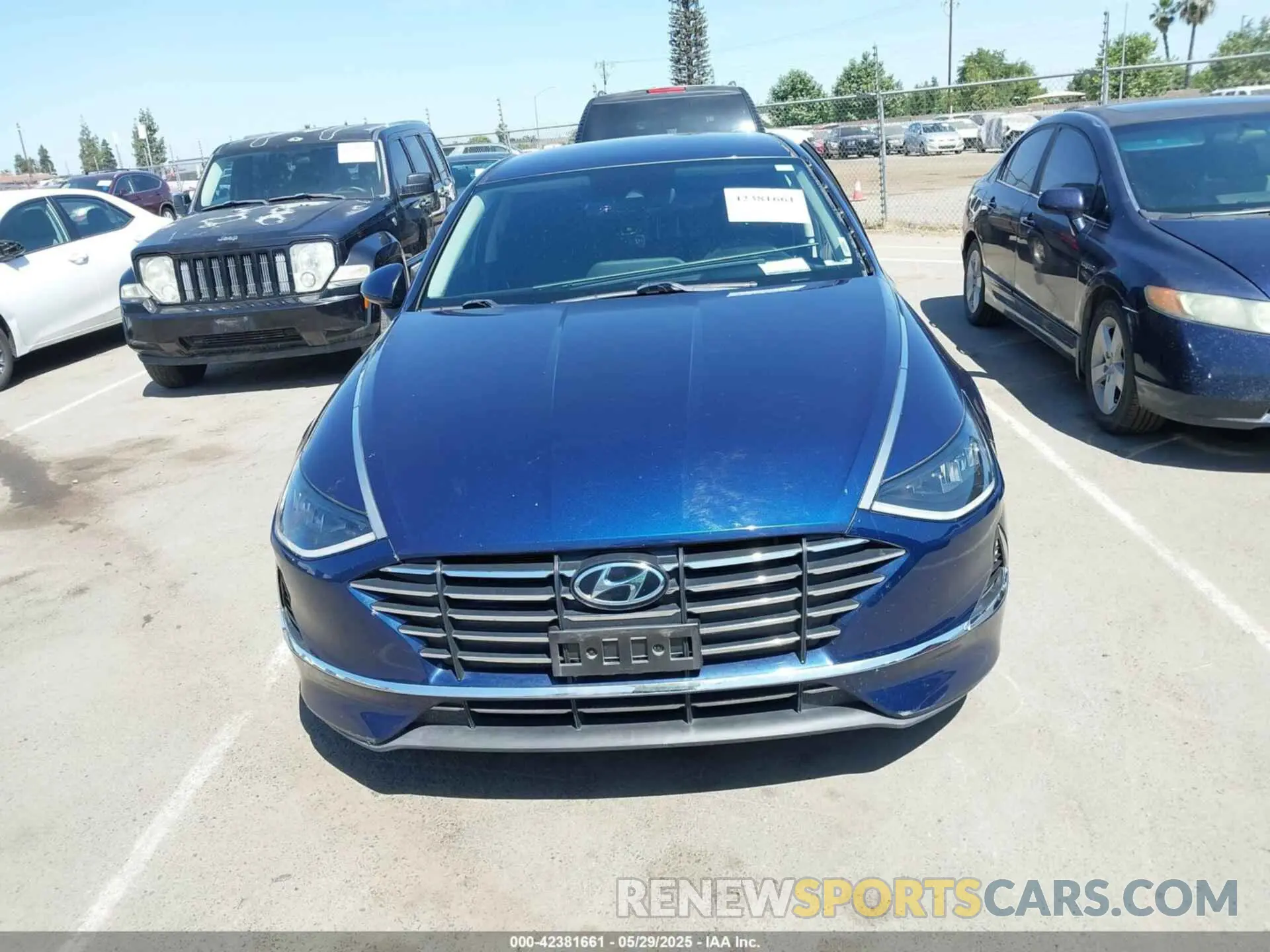 13 Photograph of a damaged car 5NPEG4JA1LH043284 HYUNDAI SONATA 2020
