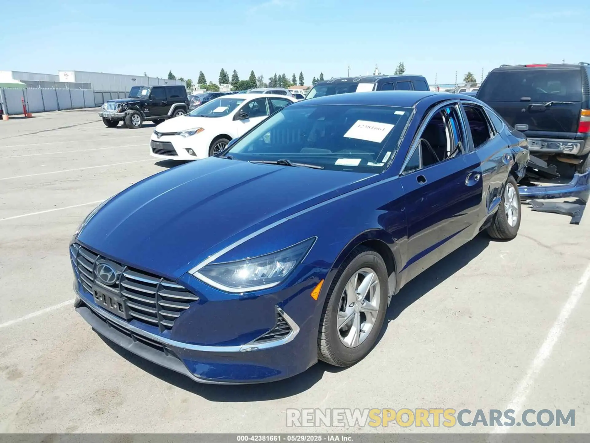2 Photograph of a damaged car 5NPEG4JA1LH043284 HYUNDAI SONATA 2020