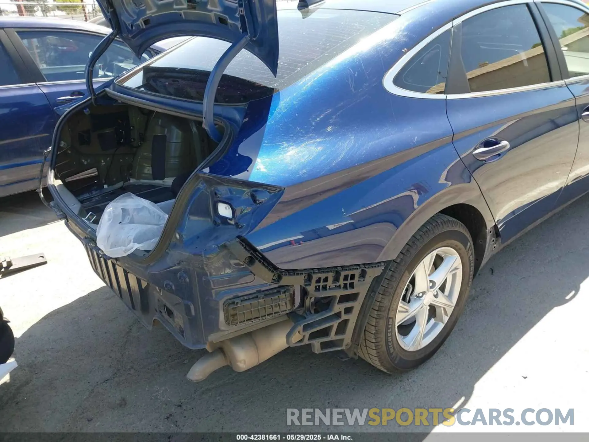 21 Photograph of a damaged car 5NPEG4JA1LH043284 HYUNDAI SONATA 2020