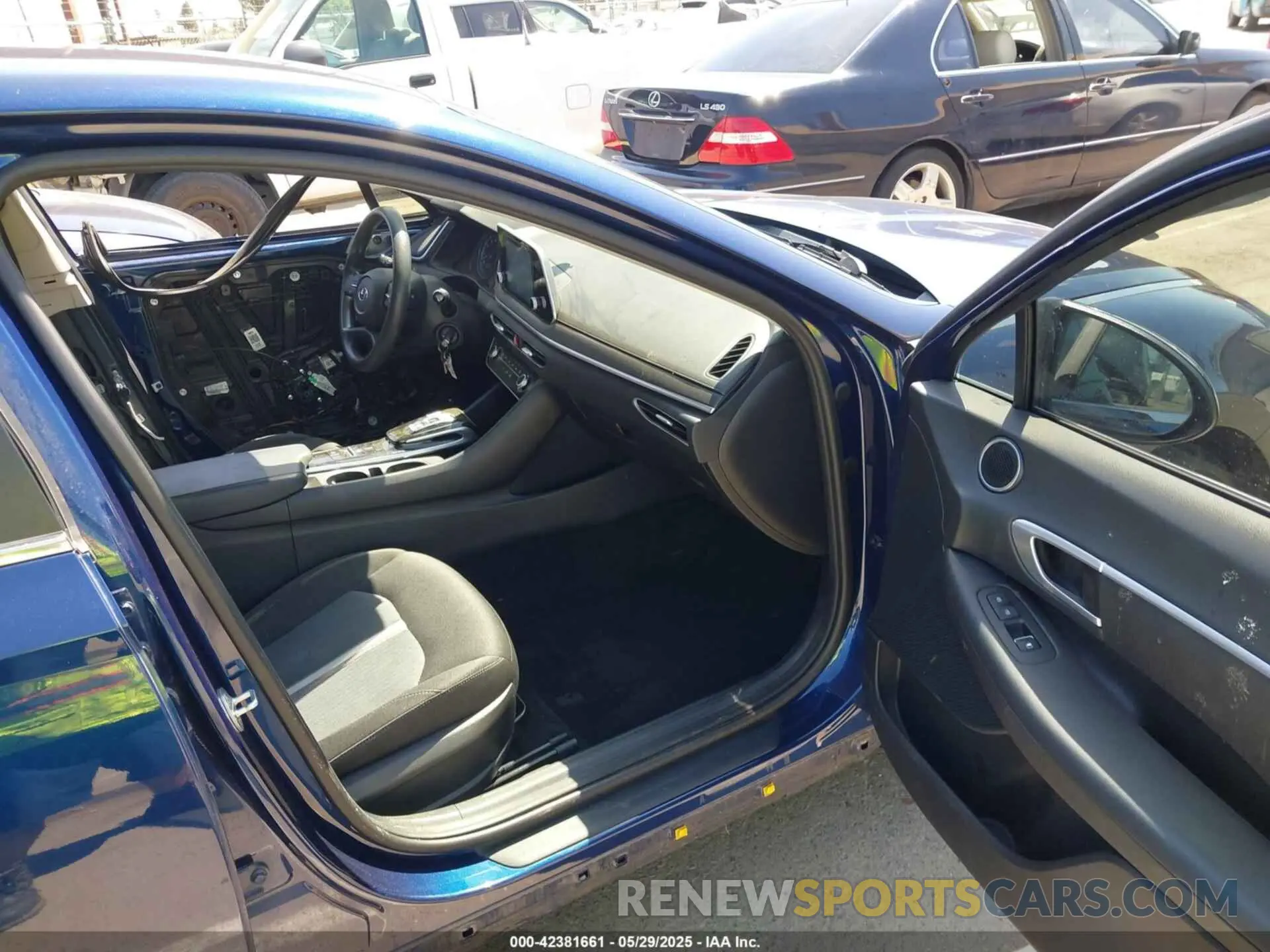 5 Photograph of a damaged car 5NPEG4JA1LH043284 HYUNDAI SONATA 2020