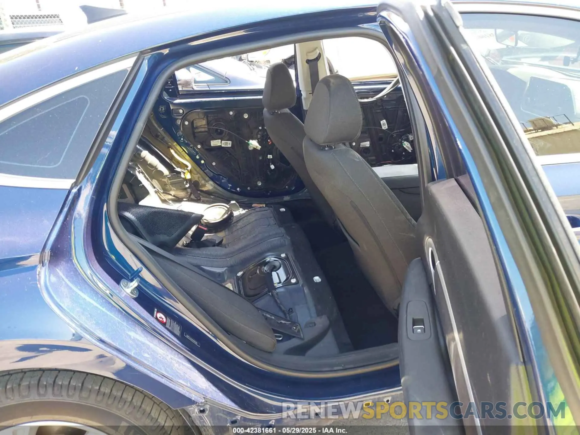 8 Photograph of a damaged car 5NPEG4JA1LH043284 HYUNDAI SONATA 2020