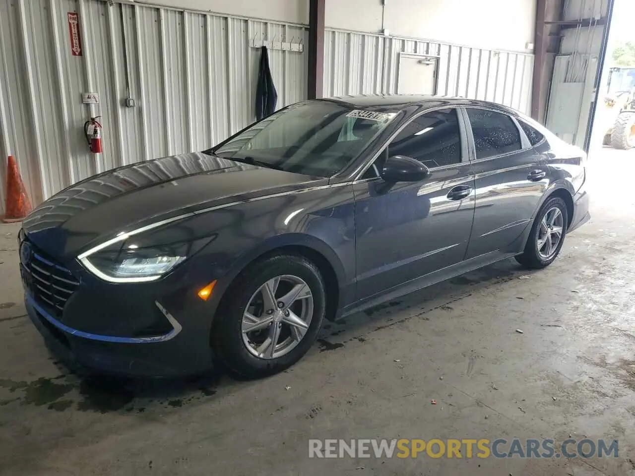 1 Photograph of a damaged car 5NPEG4JA1LH055810 HYUNDAI SONATA 2020