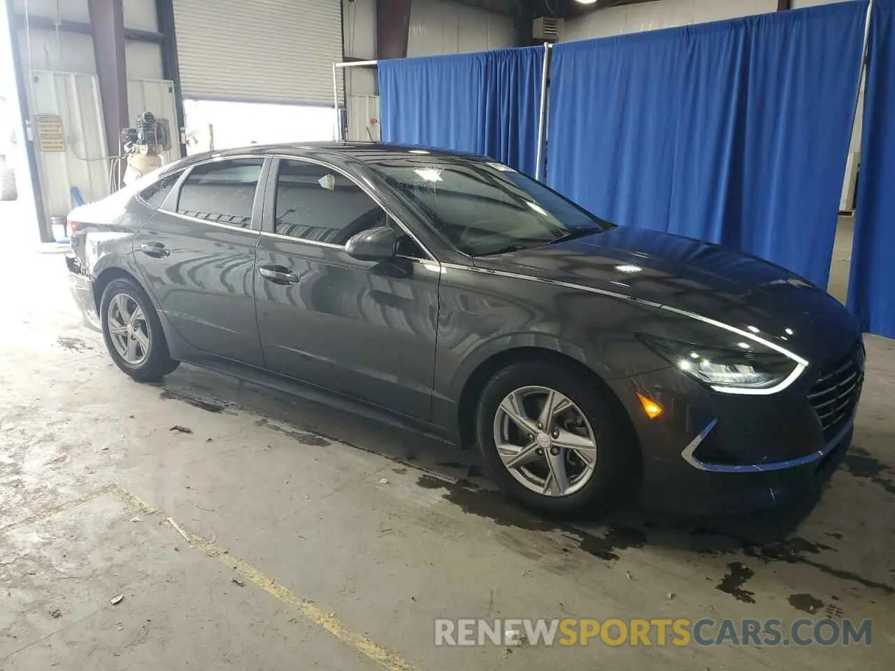 4 Photograph of a damaged car 5NPEG4JA1LH055810 HYUNDAI SONATA 2020