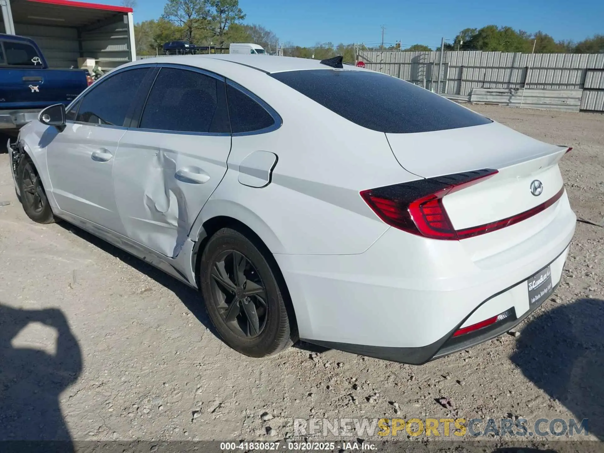 3 Photograph of a damaged car 5NPEG4JA2LH005983 HYUNDAI SONATA 2020