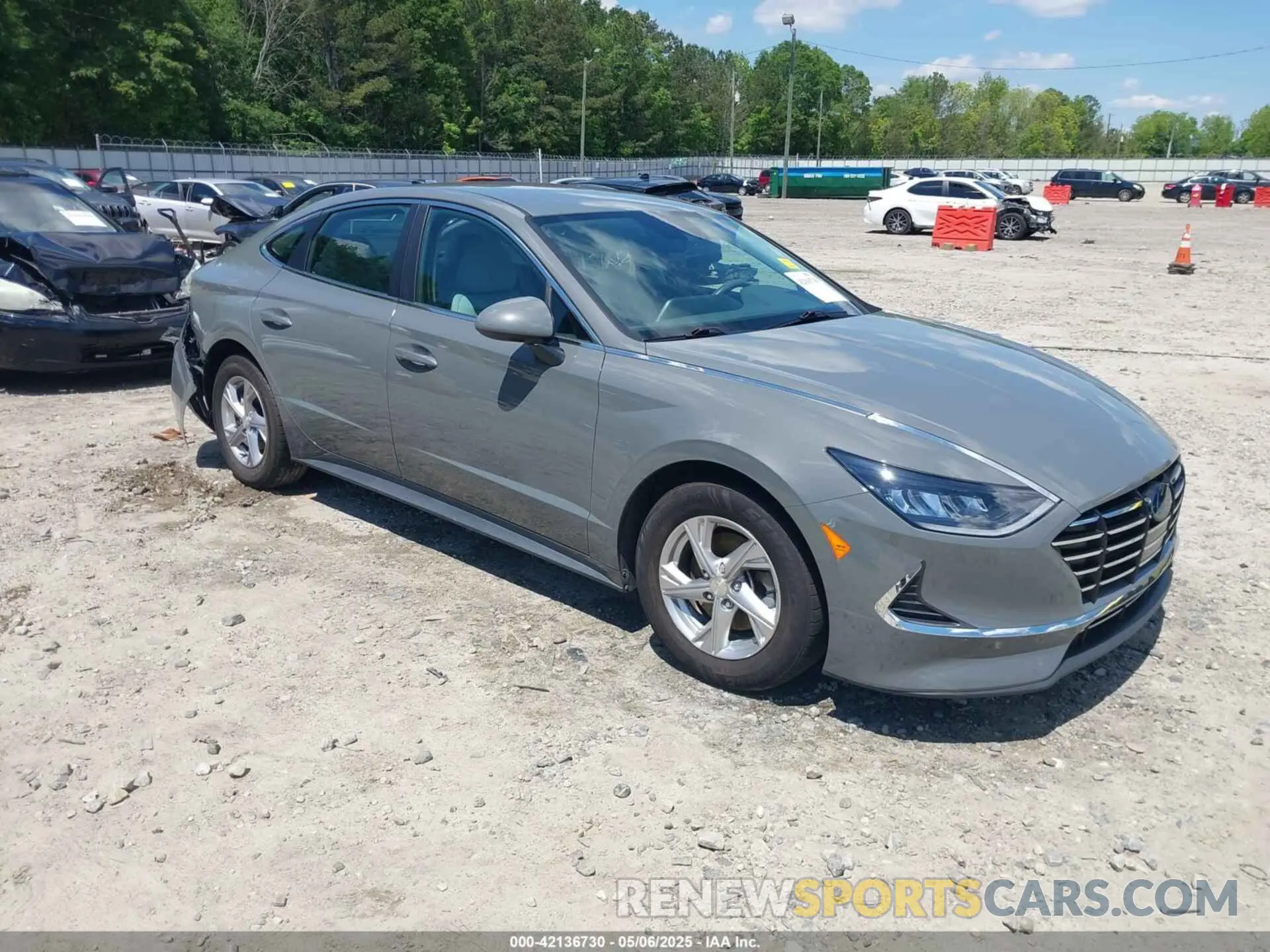 1 Photograph of a damaged car 5NPEG4JA2LH044931 HYUNDAI SONATA 2020
