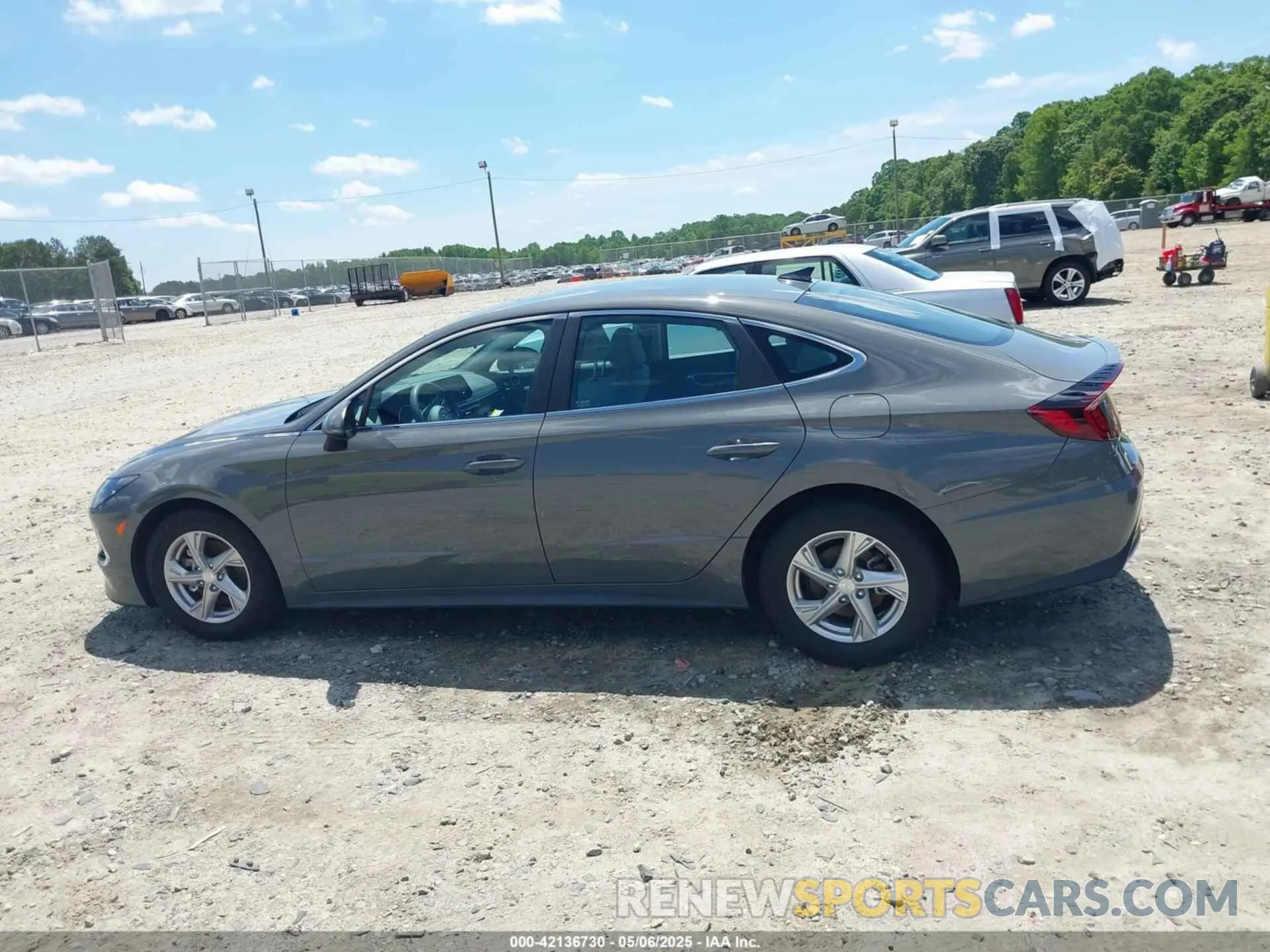 14 Photograph of a damaged car 5NPEG4JA2LH044931 HYUNDAI SONATA 2020
