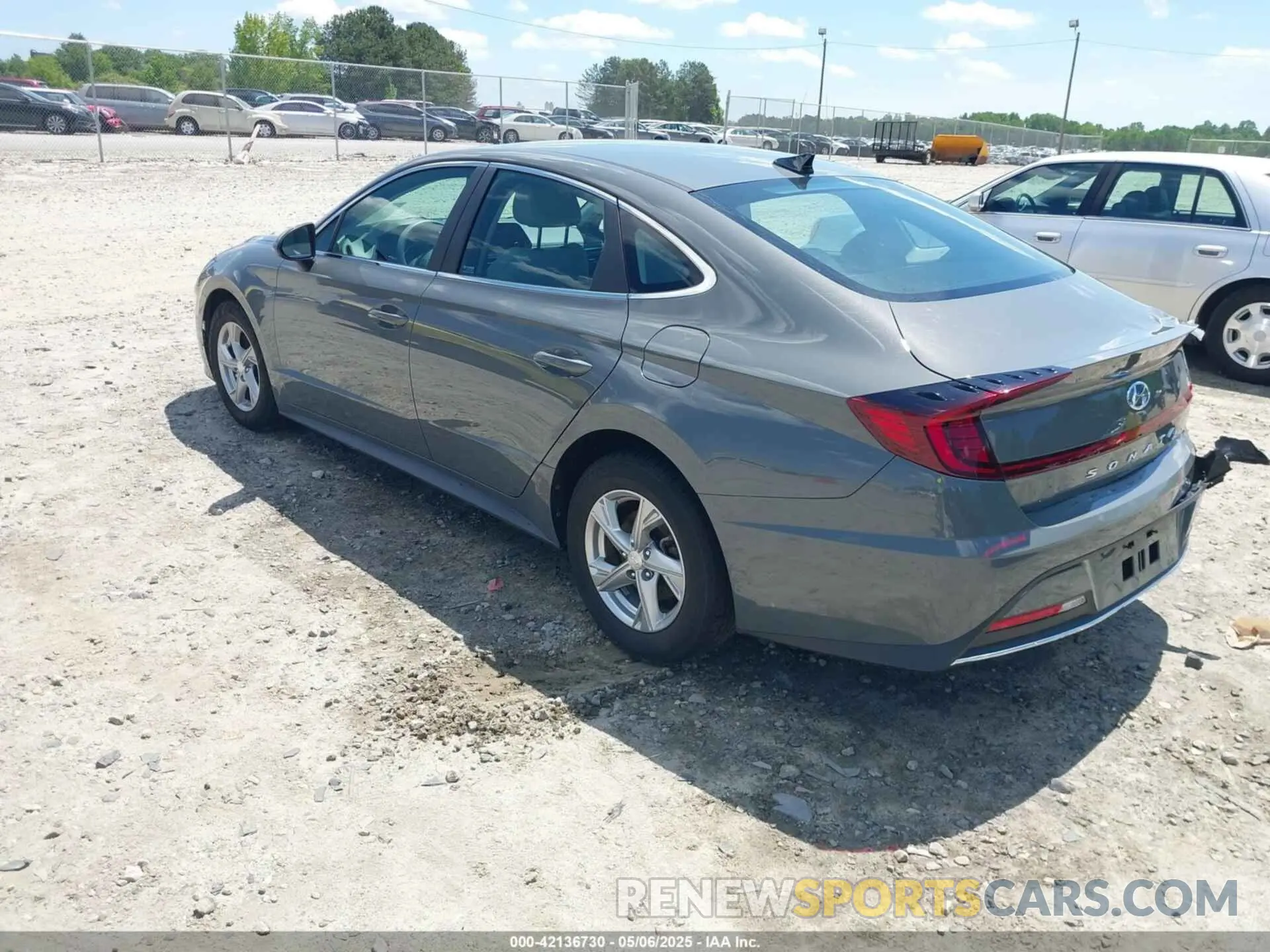 3 Photograph of a damaged car 5NPEG4JA2LH044931 HYUNDAI SONATA 2020