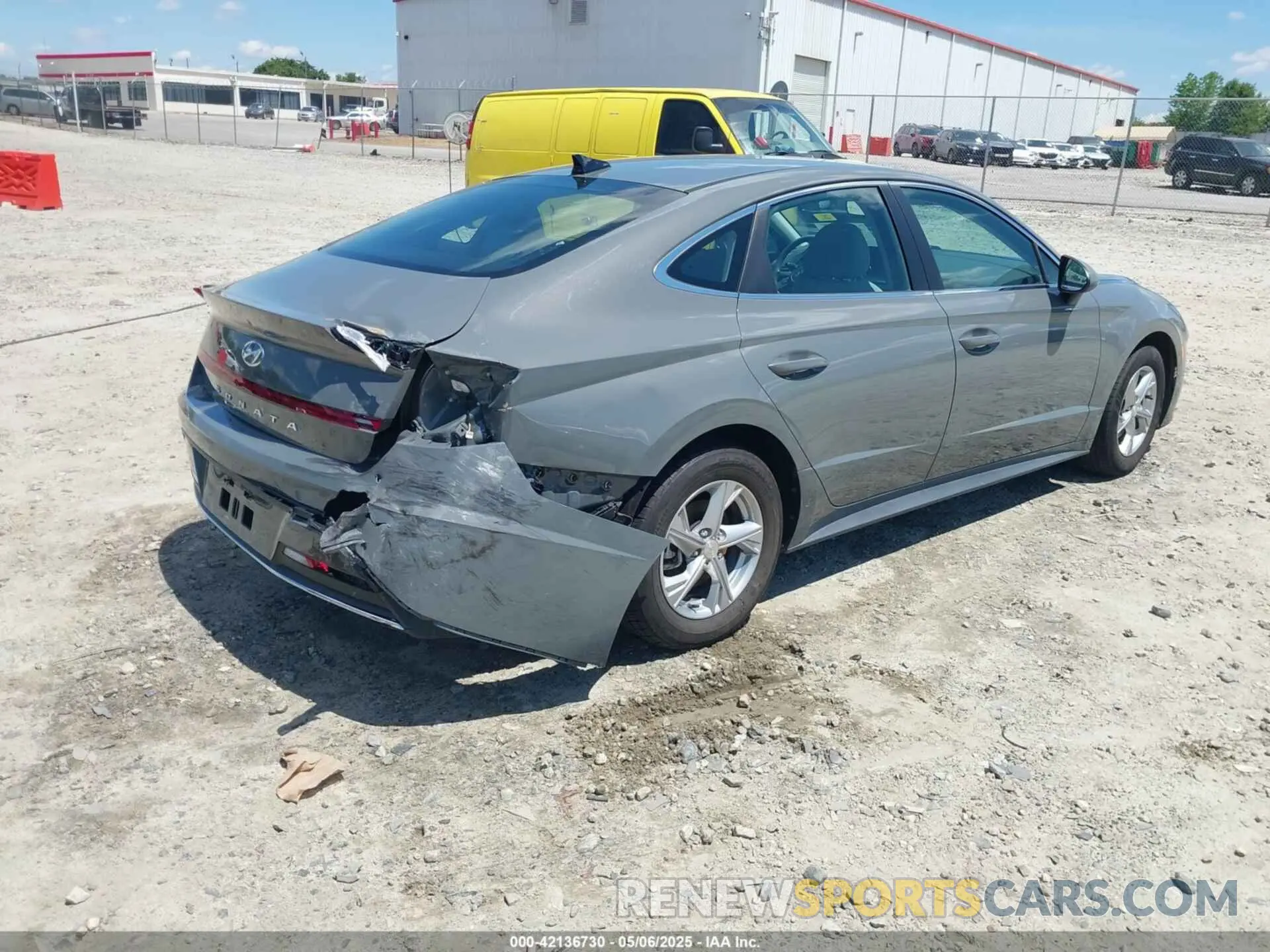 6 Photograph of a damaged car 5NPEG4JA2LH044931 HYUNDAI SONATA 2020