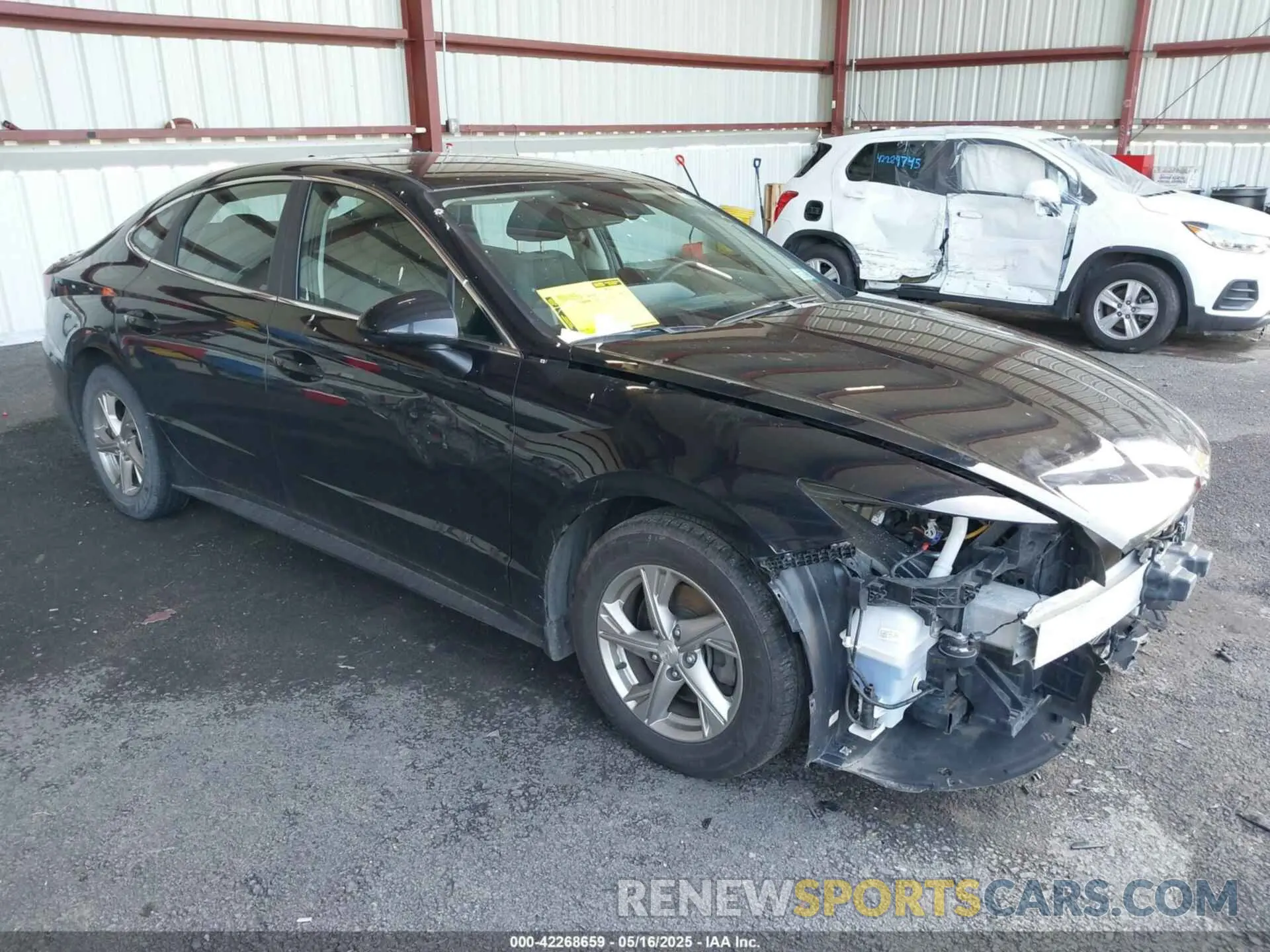 1 Photograph of a damaged car 5NPEG4JA3LH019343 HYUNDAI SONATA 2020