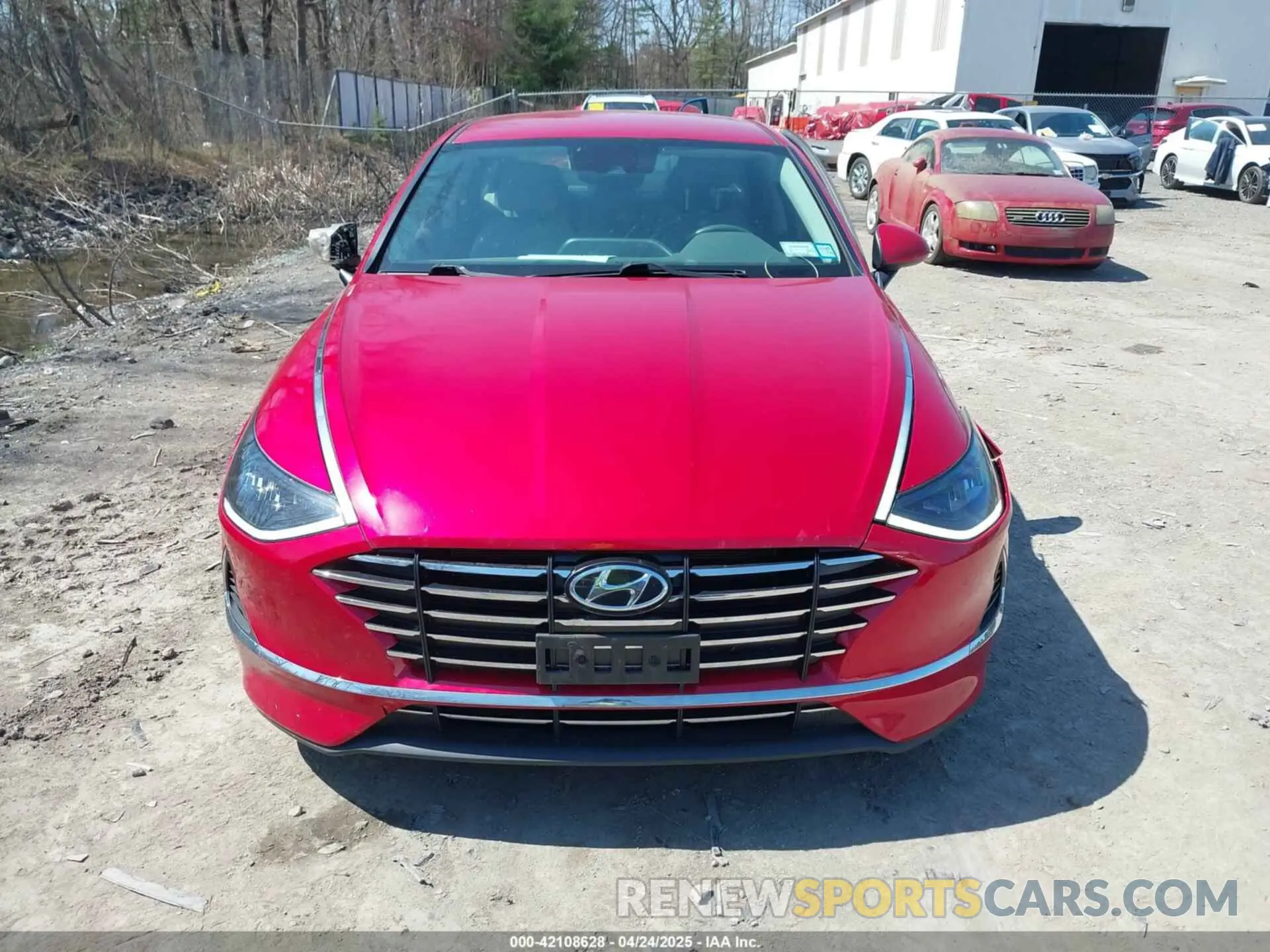13 Photograph of a damaged car 5NPEG4JA3LH021755 HYUNDAI SONATA 2020